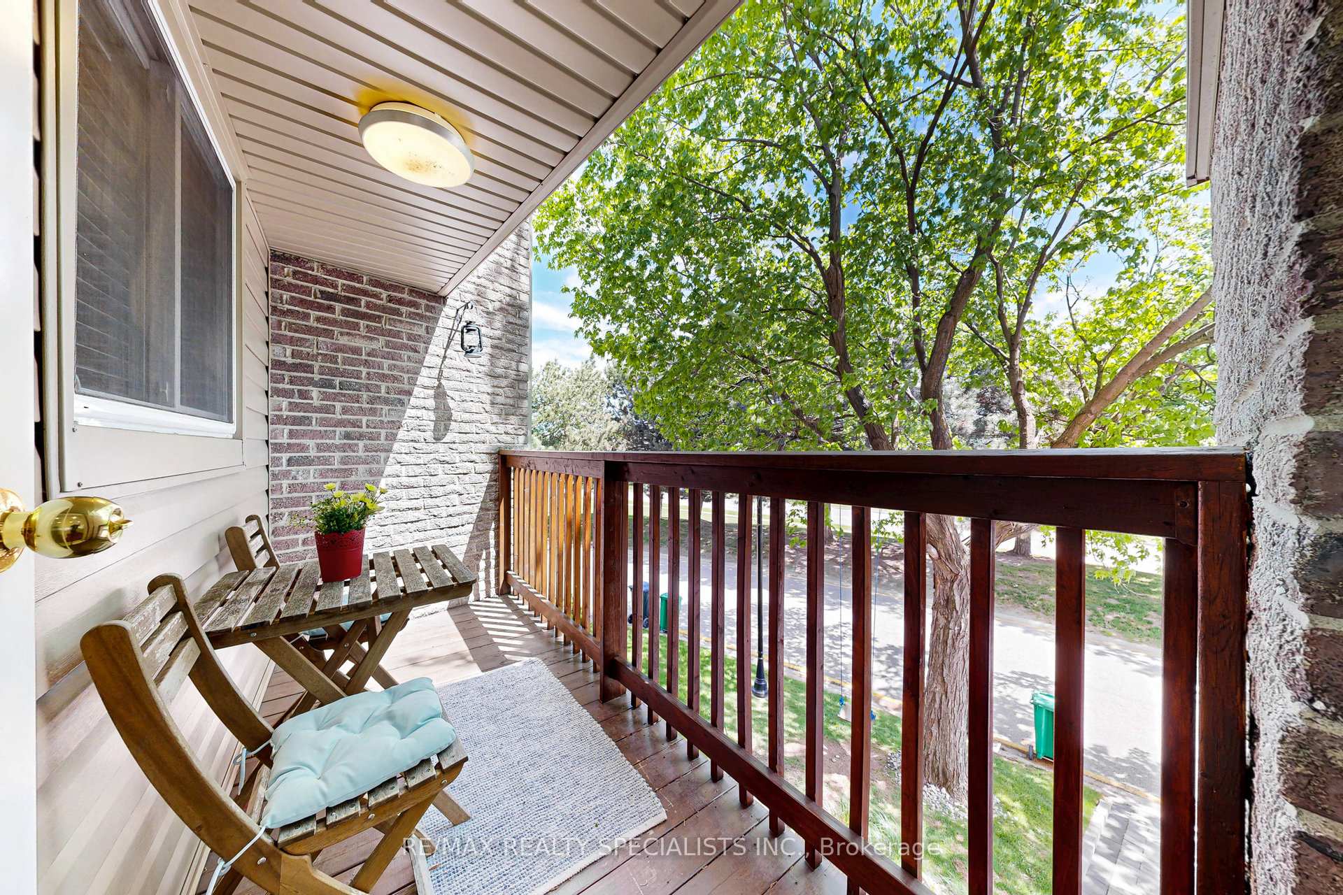3 Bedrooms Condo at 2035 Asta, Mississauga For sale