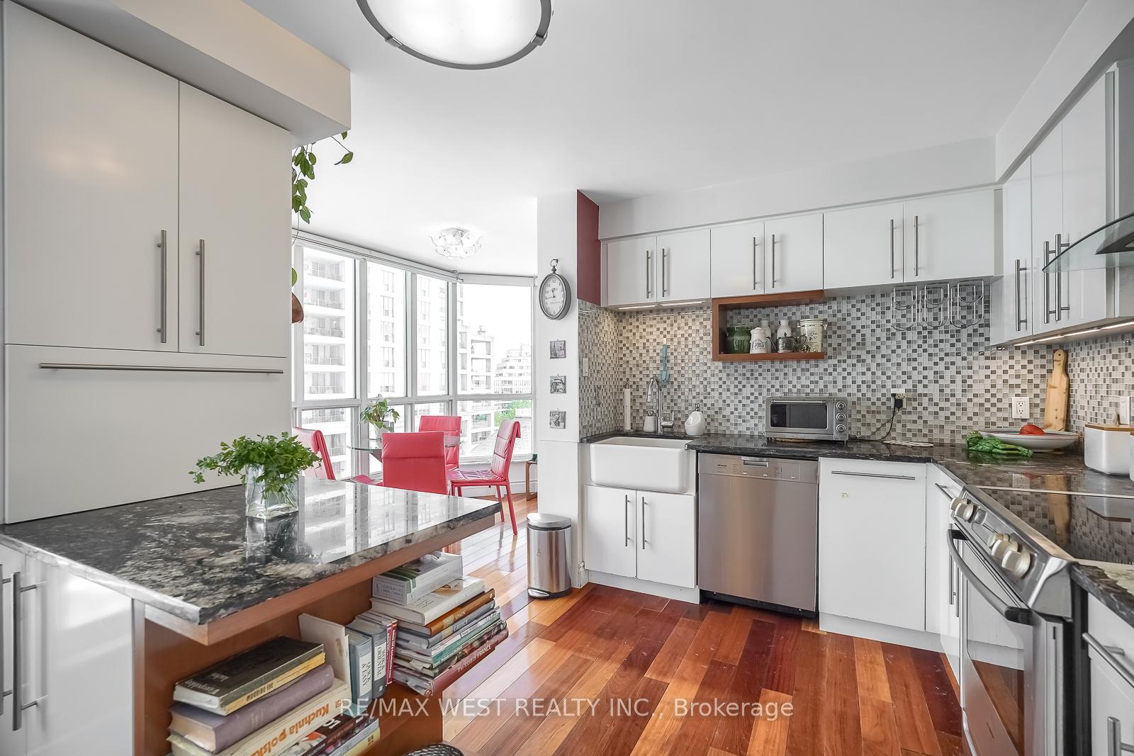 3 Bedrooms Condo at 2285 Lake Shore, Toronto For sale