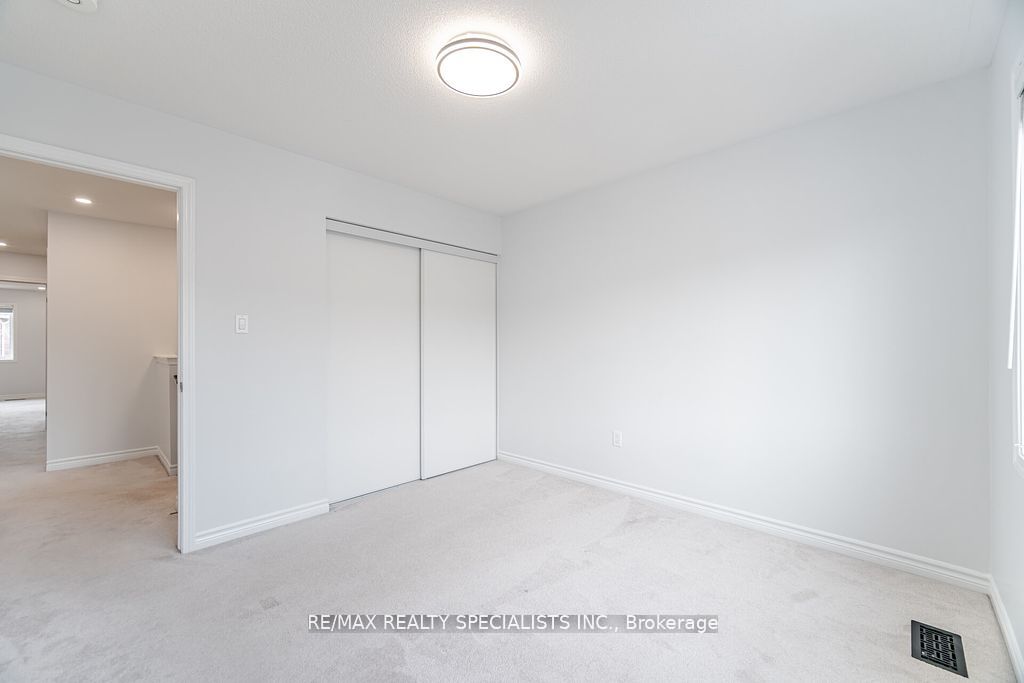 31 Enford Crescent