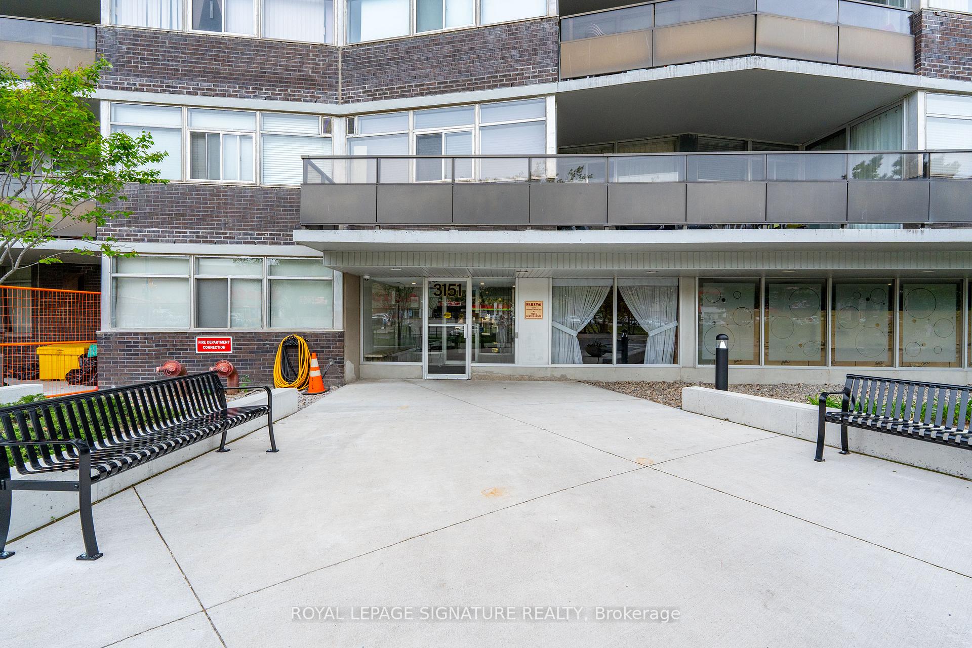 3 Bedrooms Condo at 3151 Bridletowne, Toronto For sale