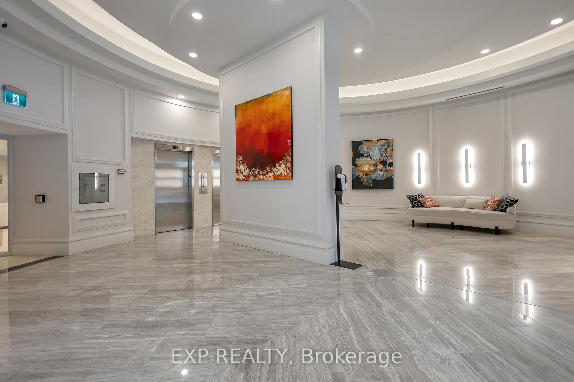 2 Bedrooms Condo at 900 Yonge, Toronto For sale