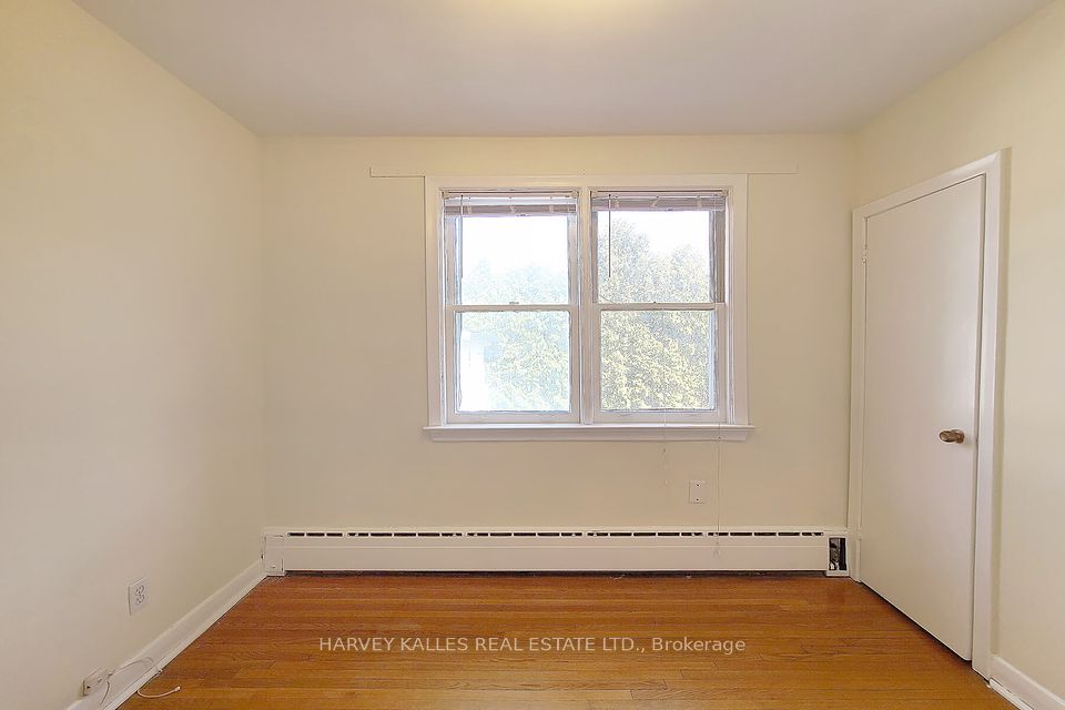 105 Gilmour Avenue 2