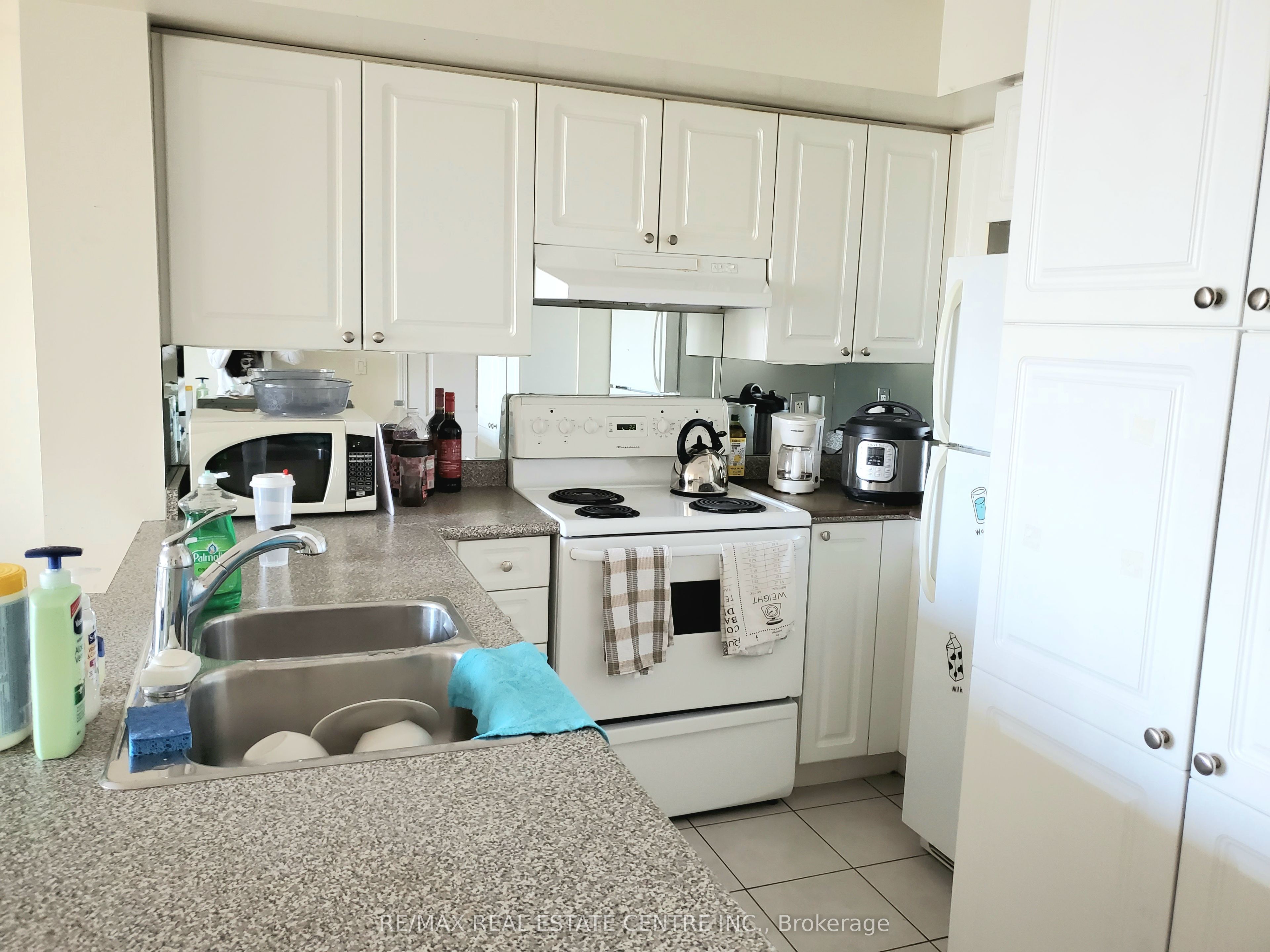 1 Elm Drive W, #909