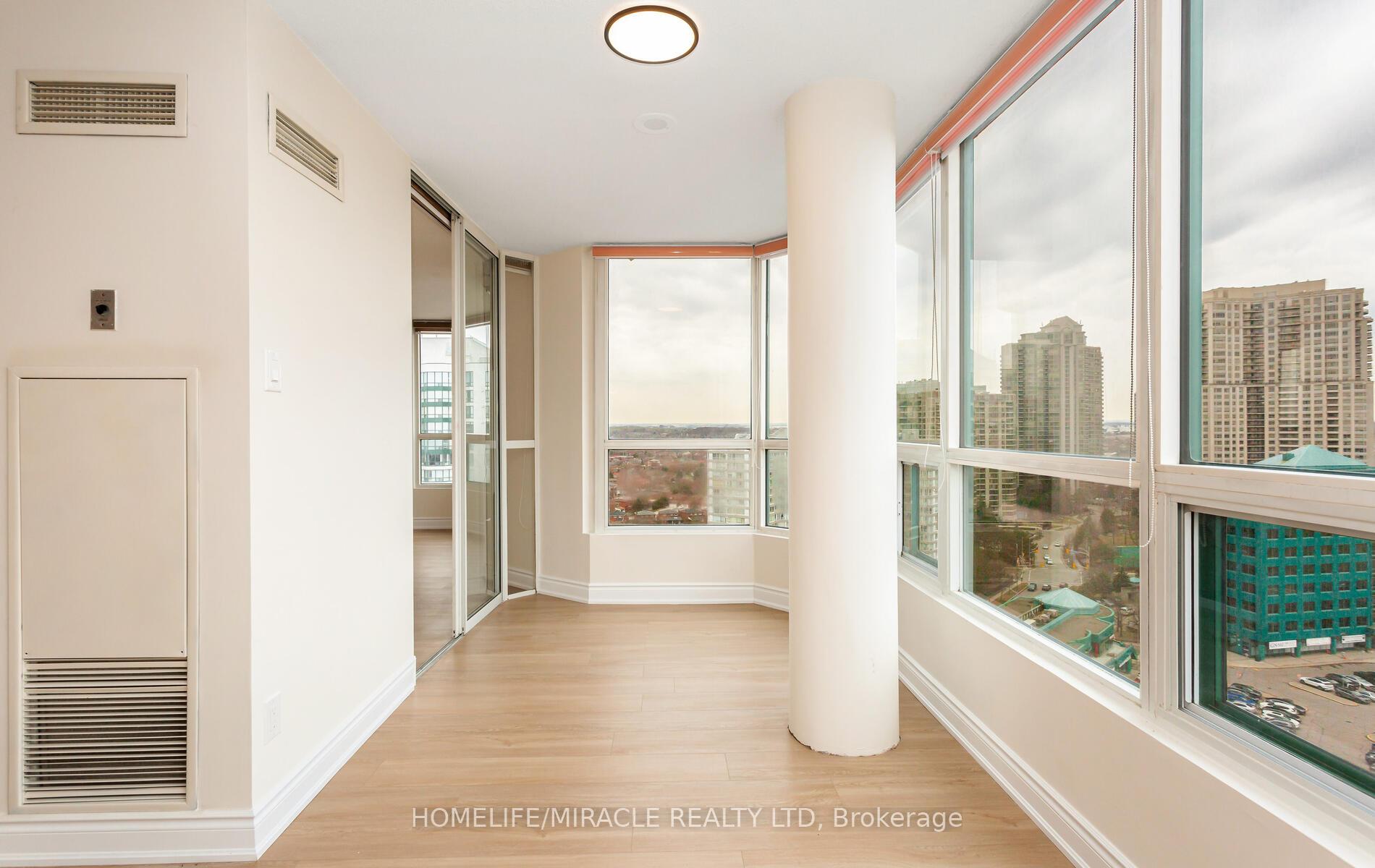 3 Bedrooms Condo at 4450 Tucana, Mississauga For sale
