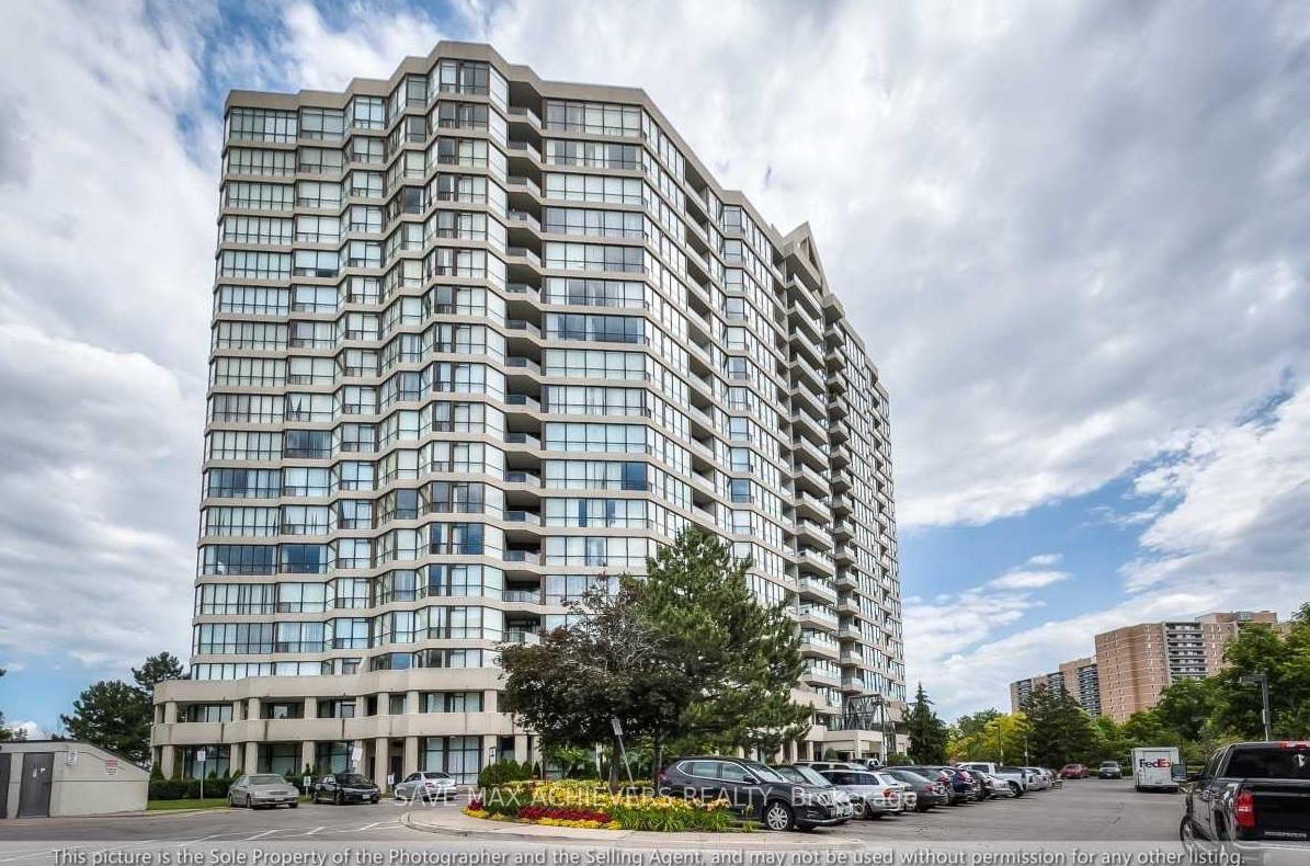 3 Bedrooms Condo at 5 Rowntree, Toronto For sale