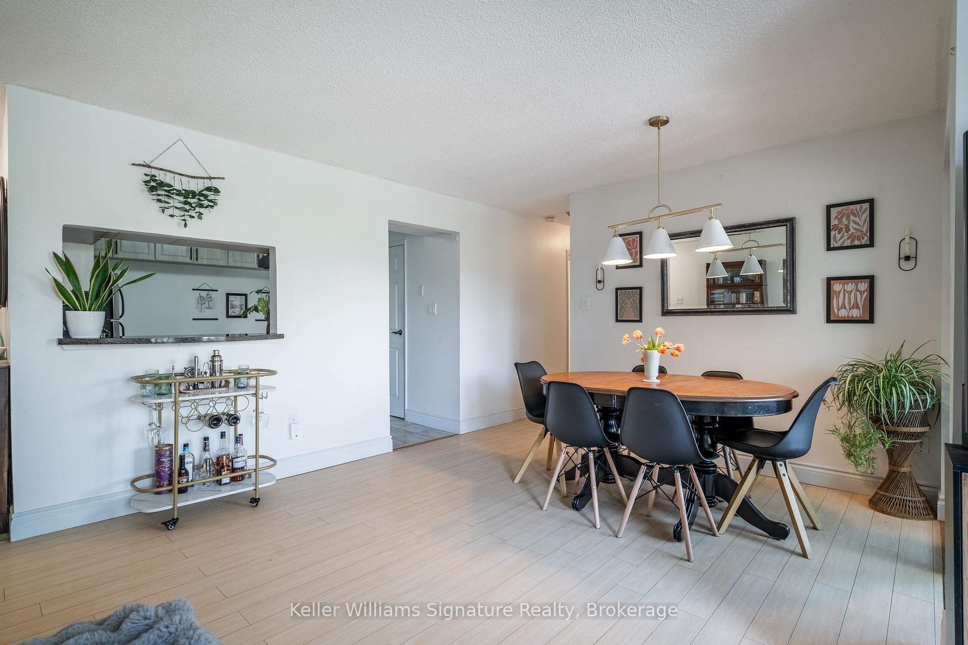 3 Bedrooms Condo at 3835 Lake Shore, Toronto For sale