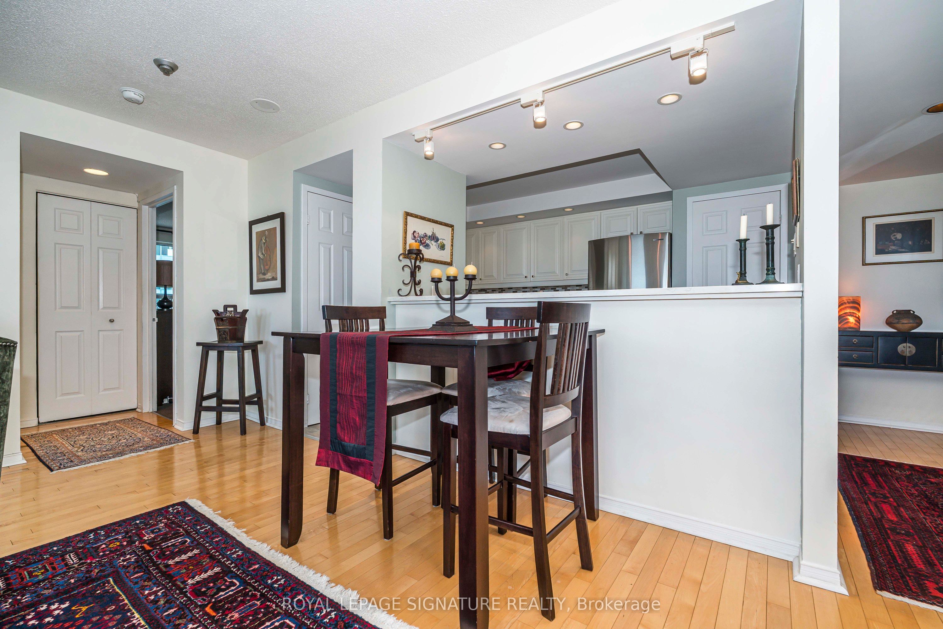 99 Harbour Square, #1812