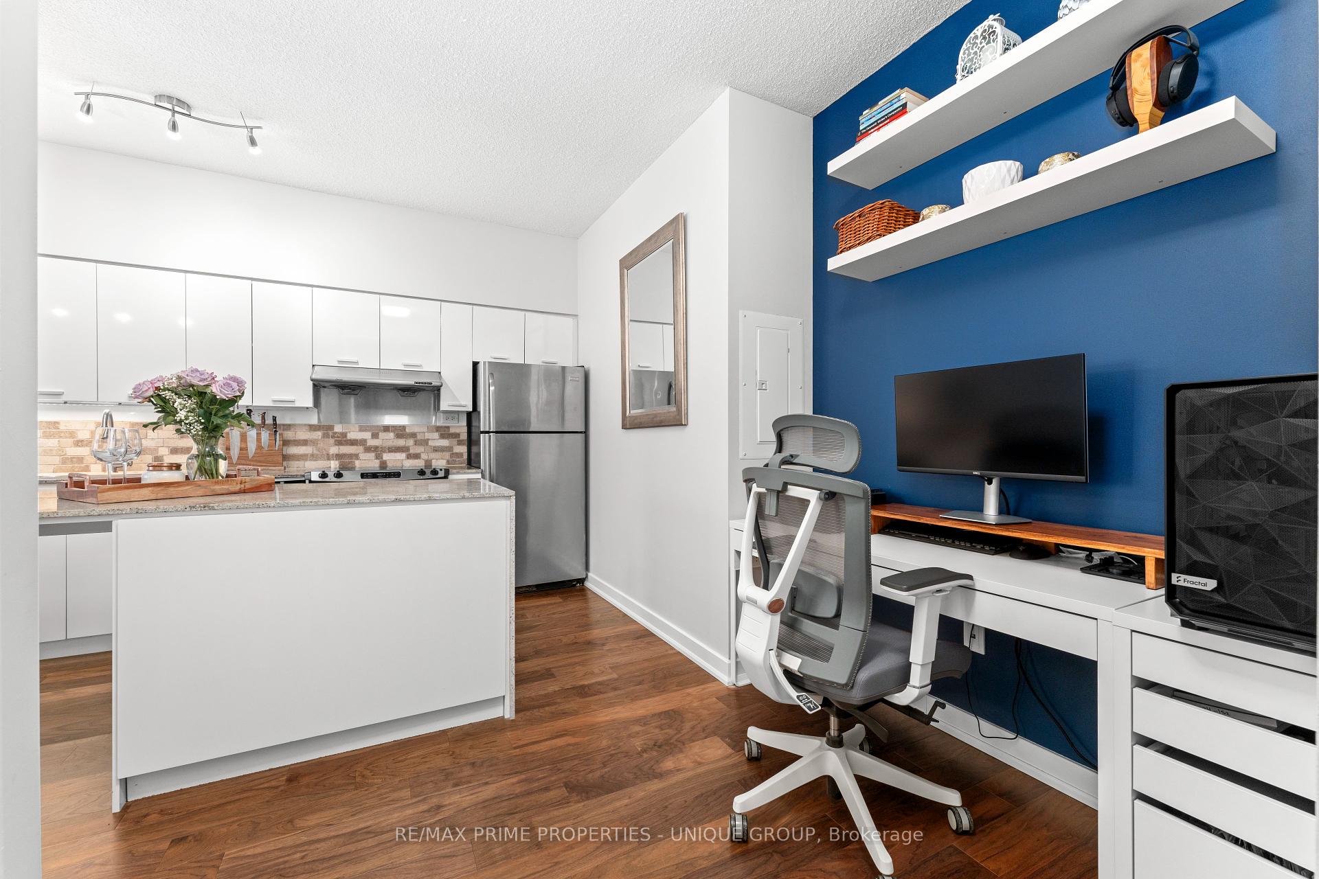 1 Bedroom Condo at 29 Singer, Toronto For sale