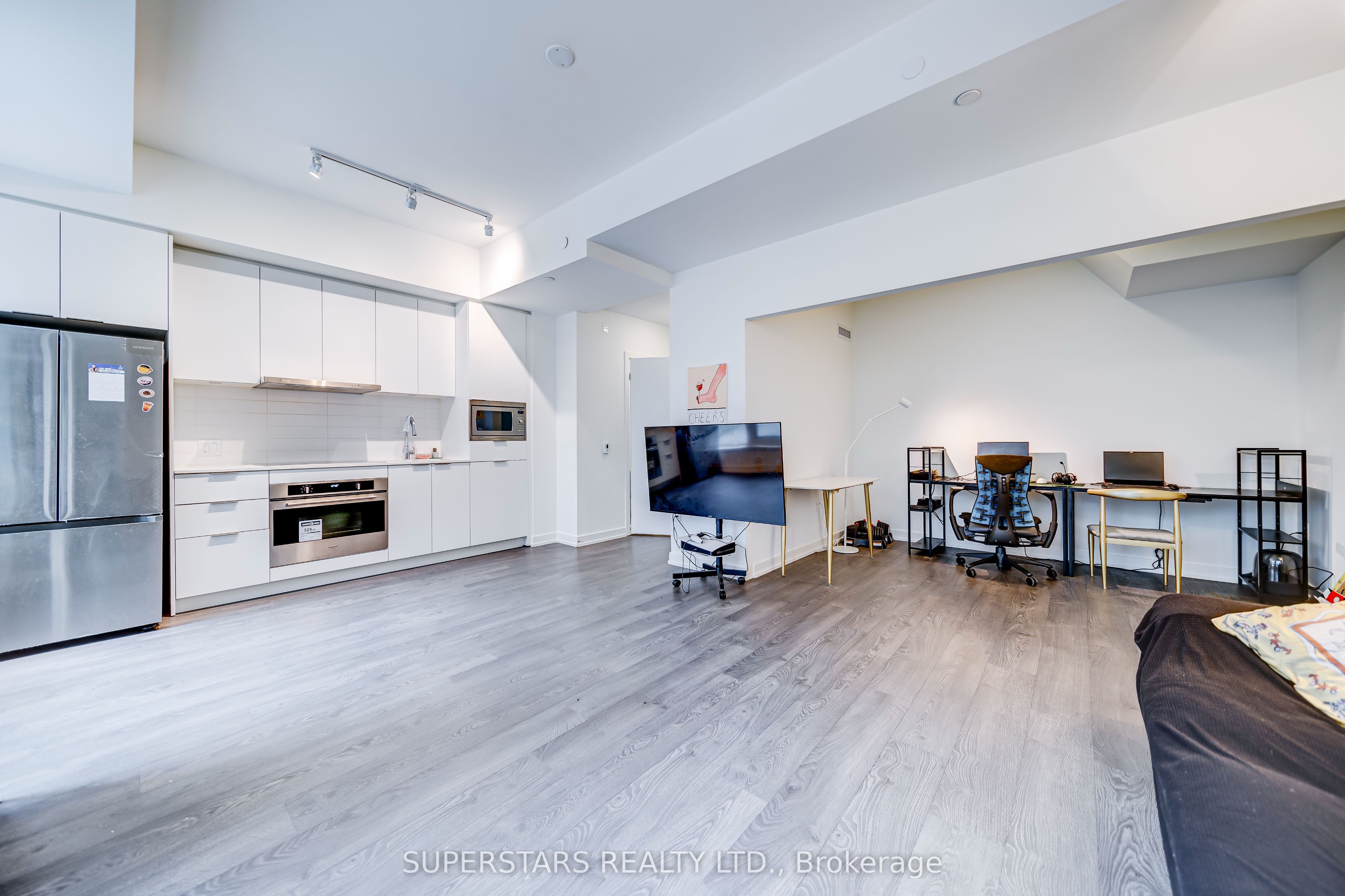 #S305 - 8 Olympic Gdn Drive, Toronto, ON M2M 0B9