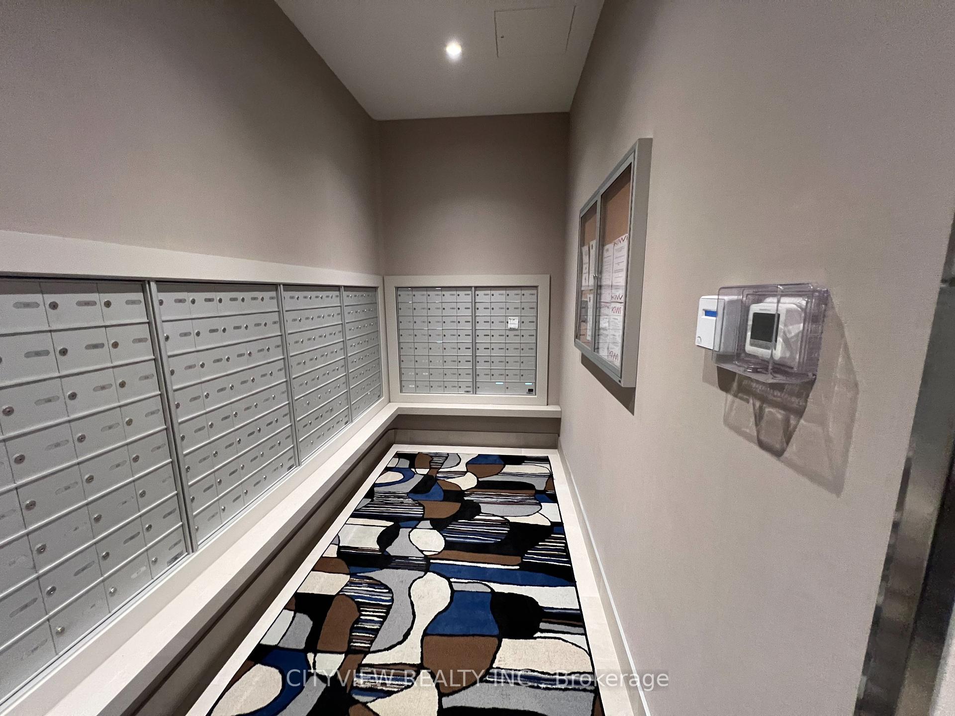 2 Bedrooms Condo at 212 king William, Hamilton For sale