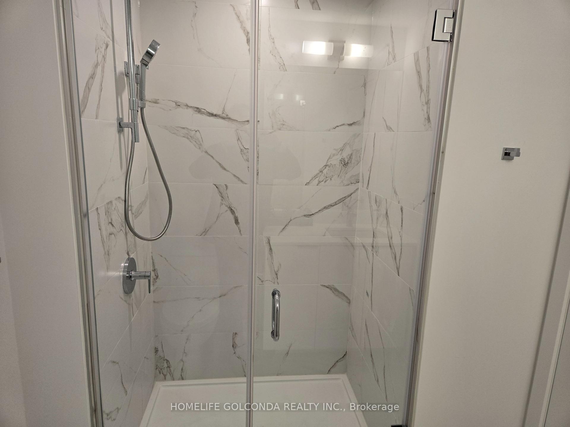 3 Bedrooms Condo at 7 Golden Lion,  Toronto For sale