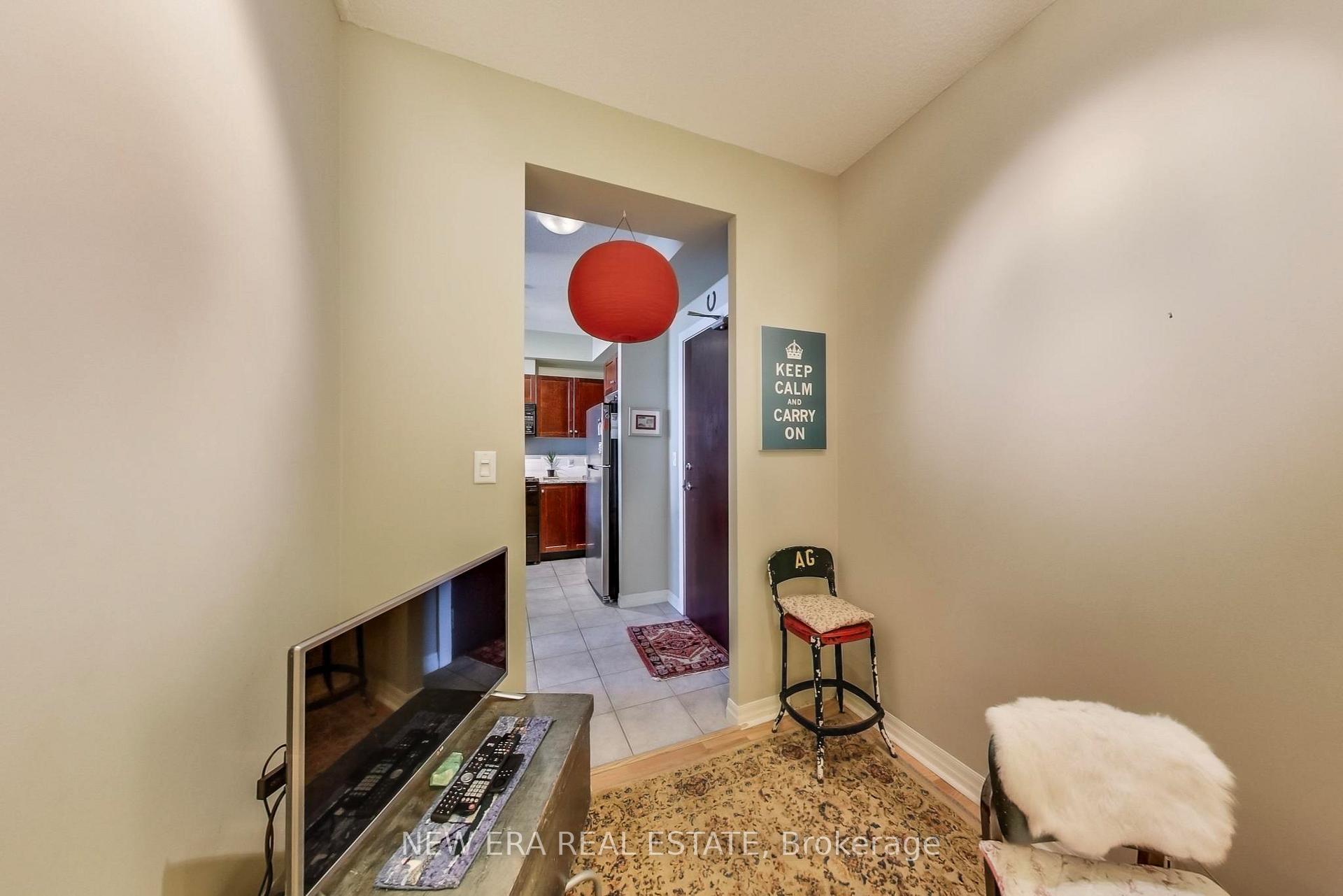 3 Bedrooms Condo at 1359 Rathburn, Mississauga For sale