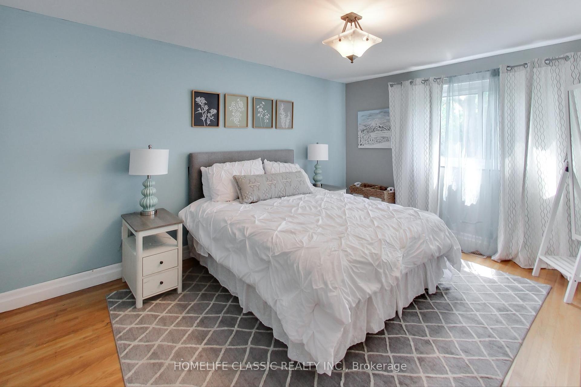 4 Bedrooms Condo at 108 Wild Briarway, Toronto For sale
