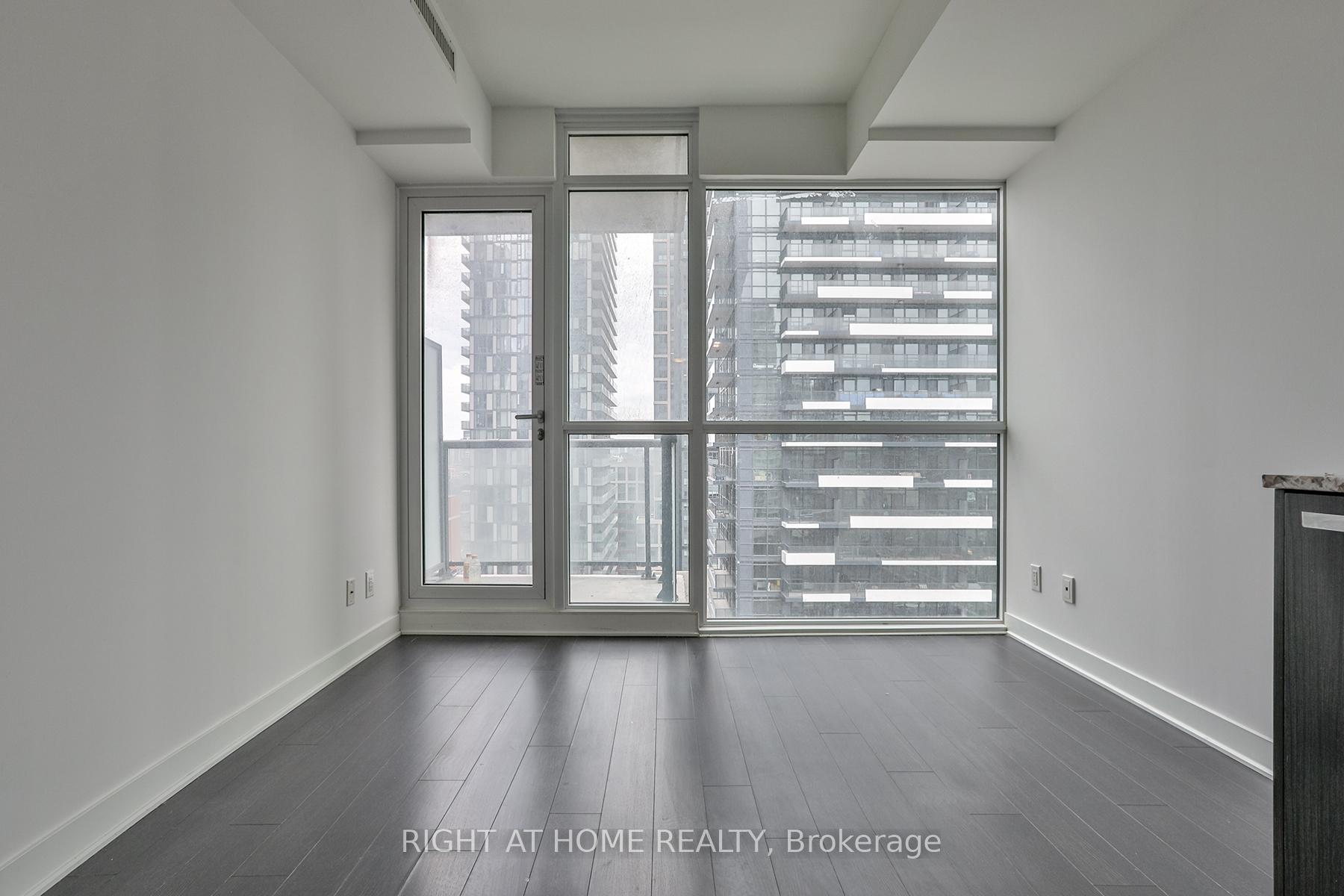 Condo at 290 Adelaide,  Toronto For sale