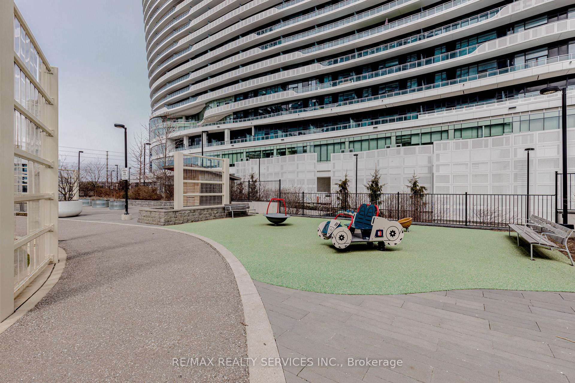 2 Bedrooms Condo at 2520 Eglington,  Mississauga For sale