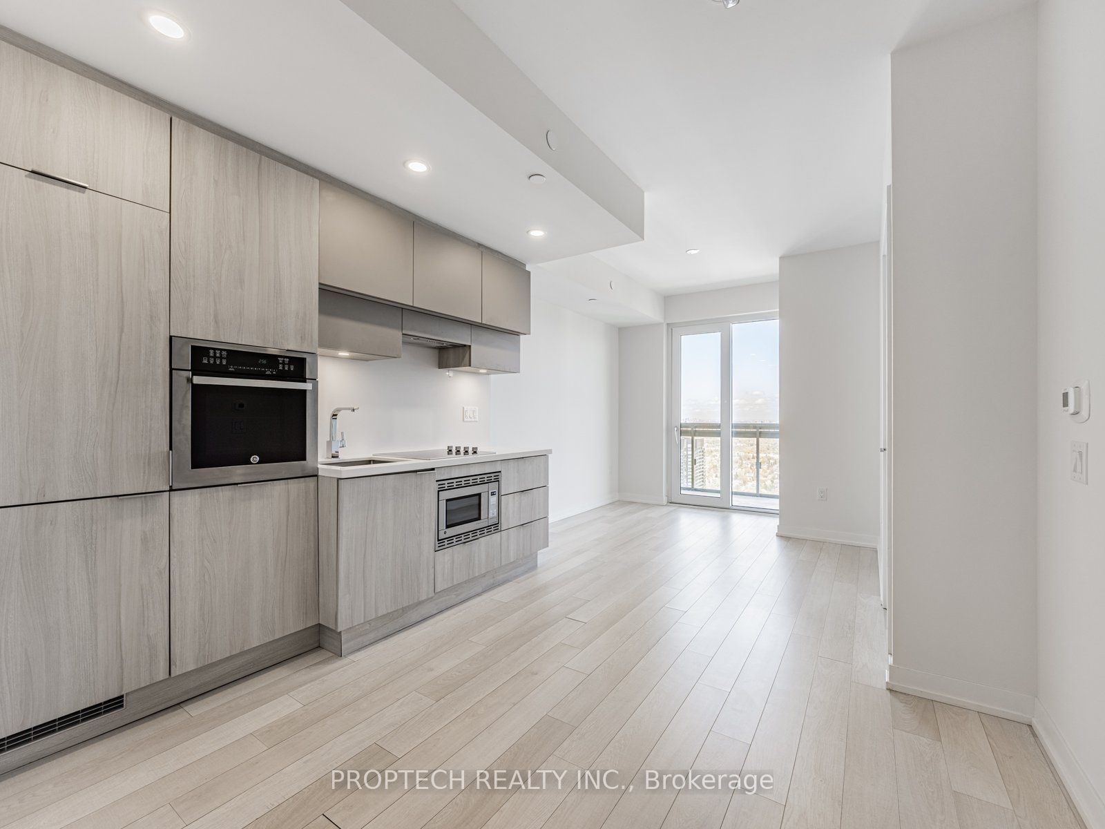 39 Roehampton Avenue, #4201