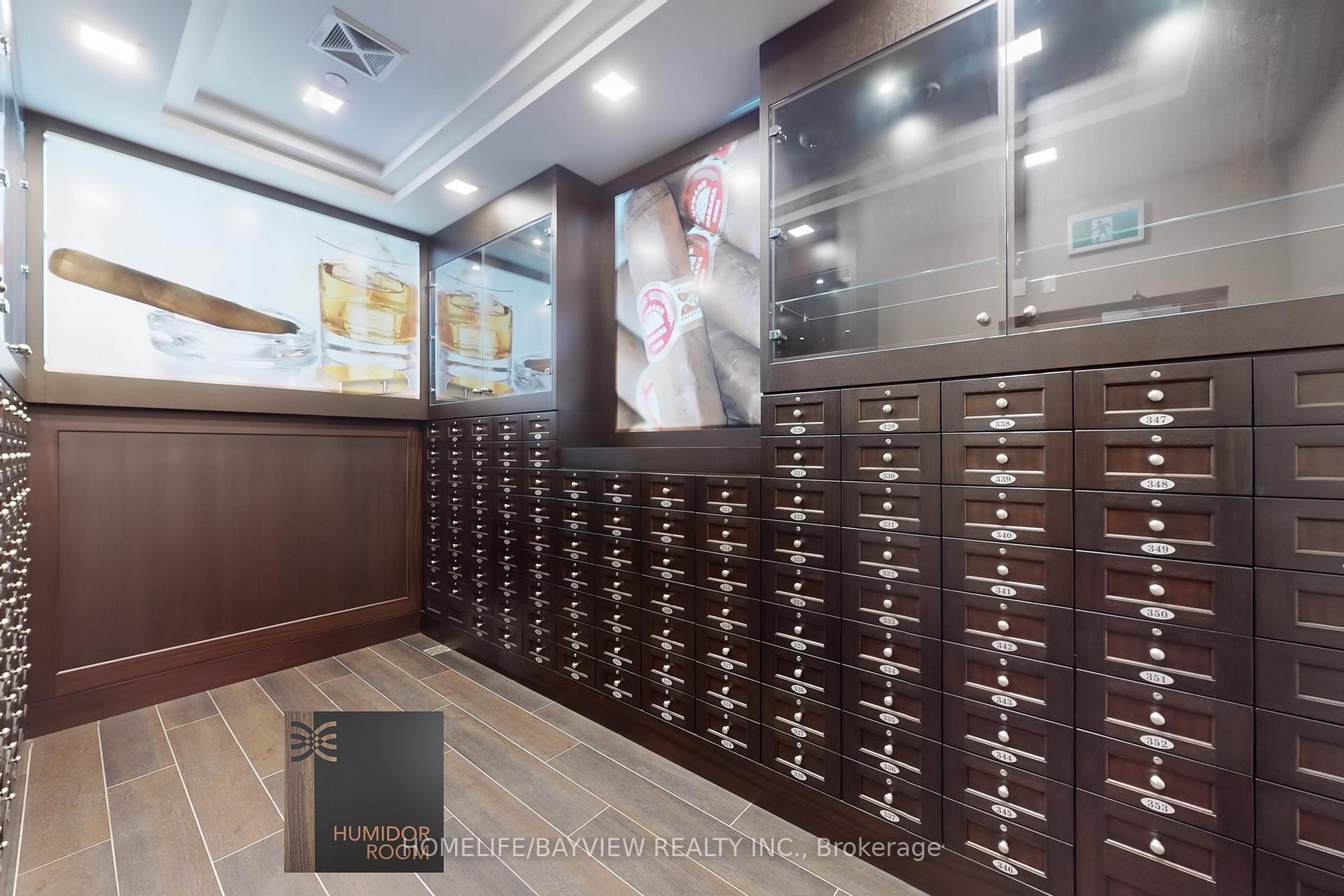 2 Bedrooms Condo at 30 SHORE BREEZE, Toronto For sale