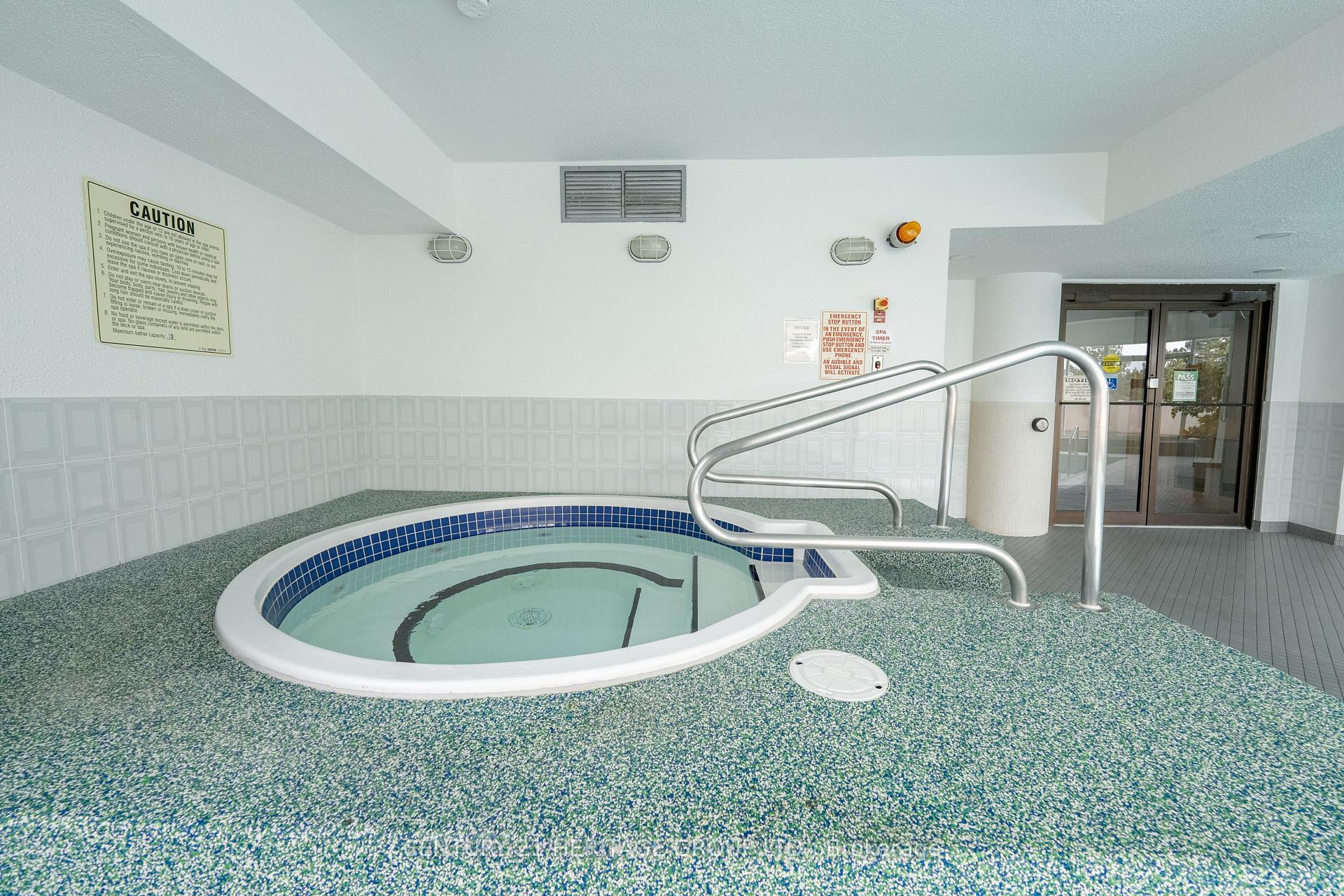 2 Bedrooms Condo at 10 Dean Park, Toronto For sale