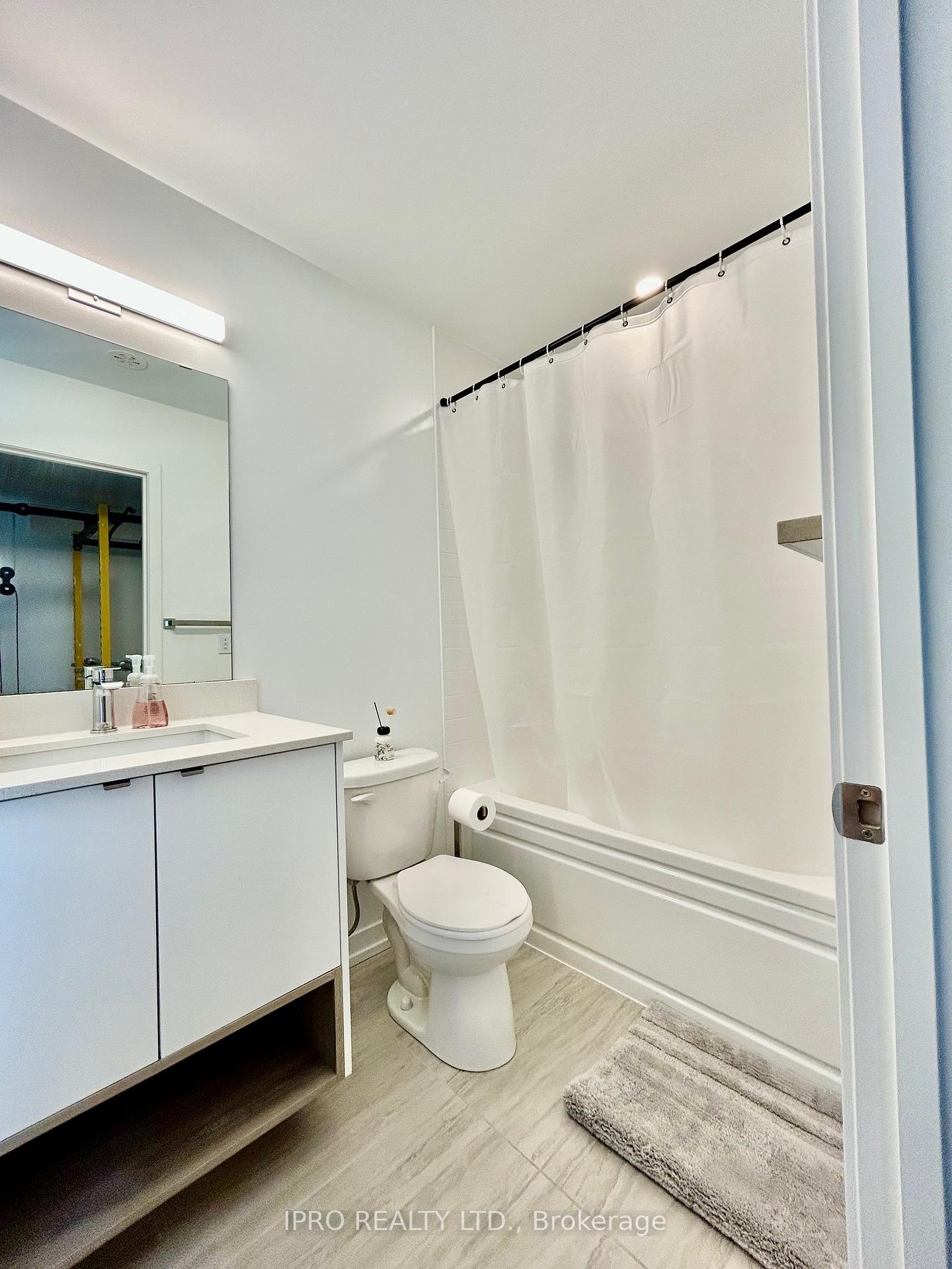 3 Bedrooms Condo at 1095 Cooke, Burlington For sale