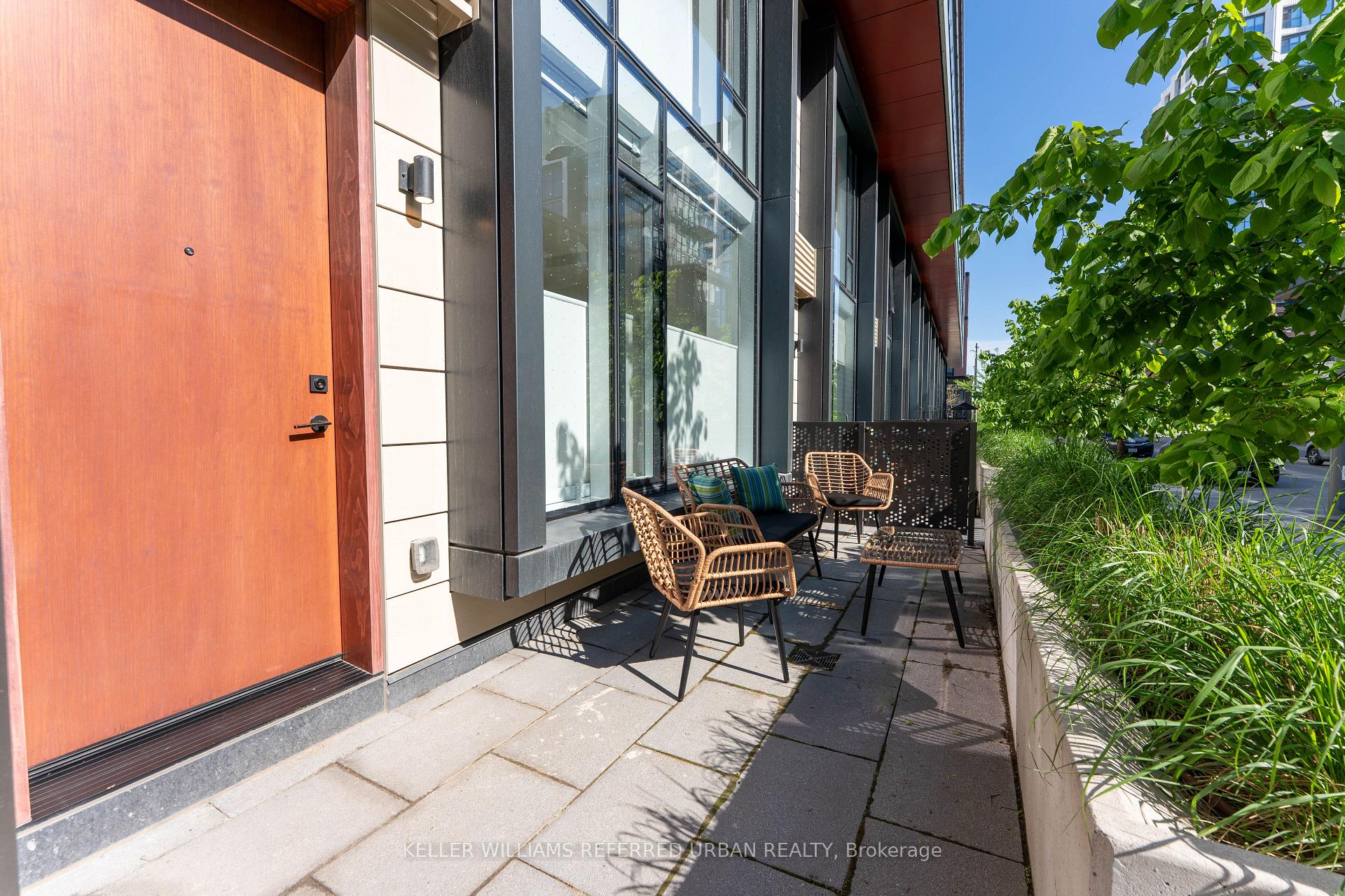 4 Bedrooms Condo at 180 Mill, Toronto For sale