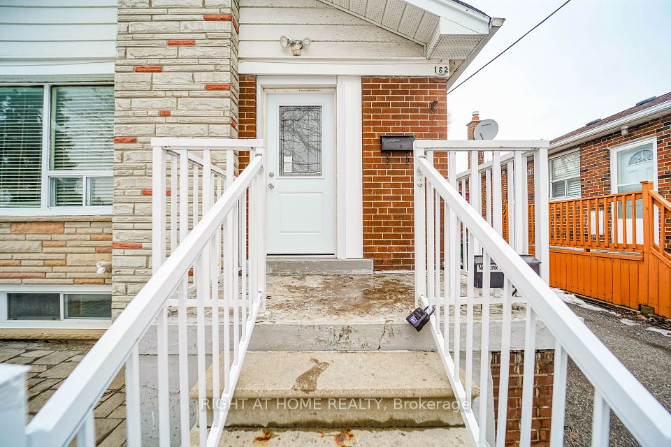 182 Crocus Drive, Toronto, ON M1R 4T7