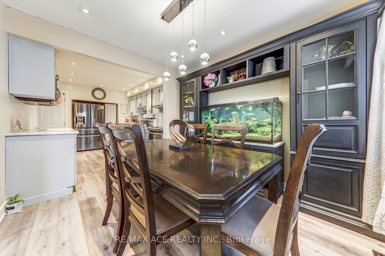 3 Bedrooms Condo at 82 St. Andrews, Hamilton For sale