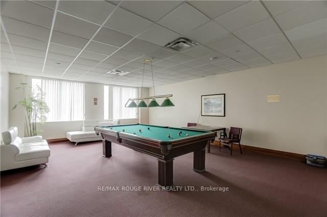 2 Bedrooms Condo at 11 Lee Centre, Toronto For sale