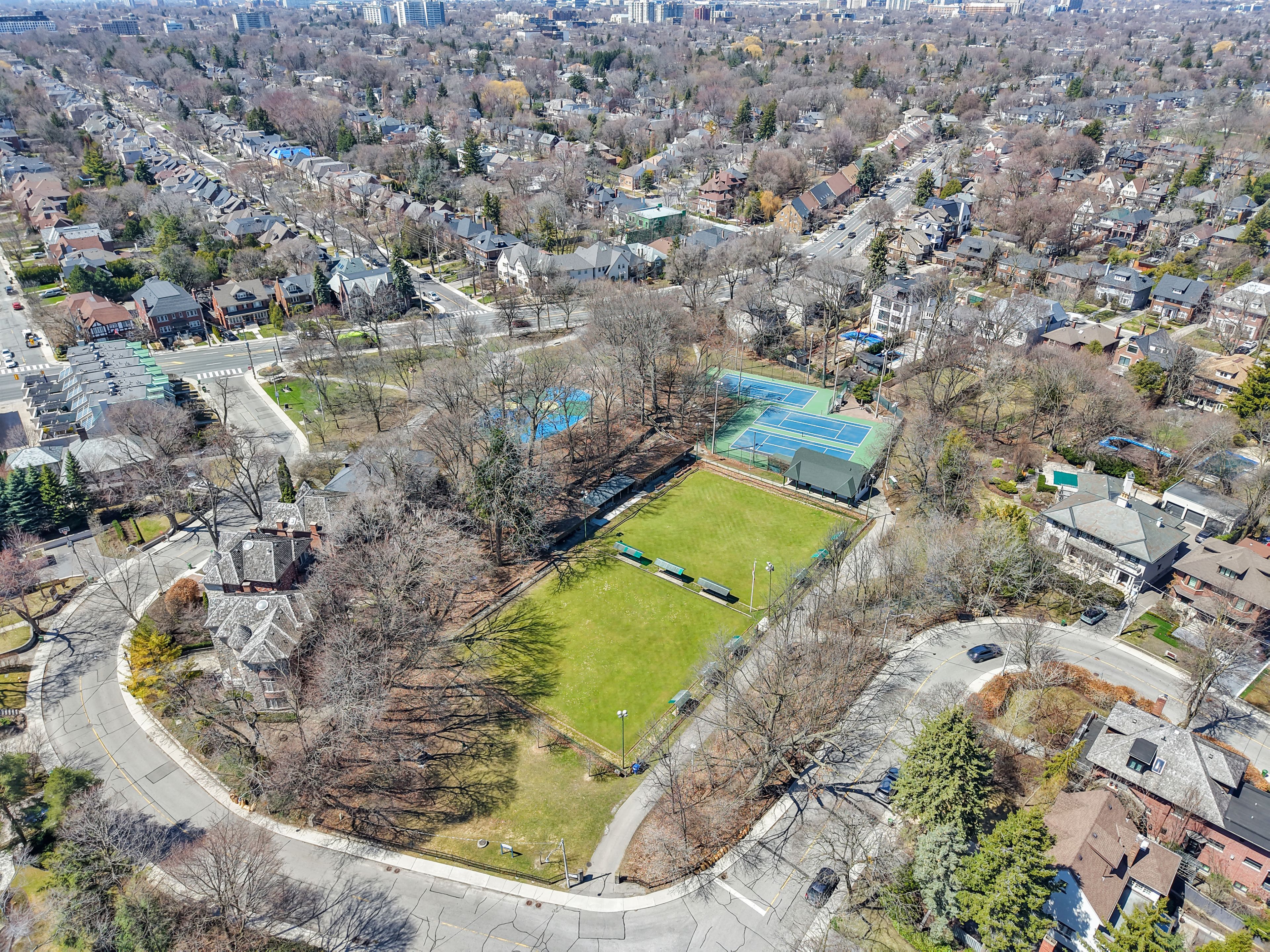1256 Avenue Road