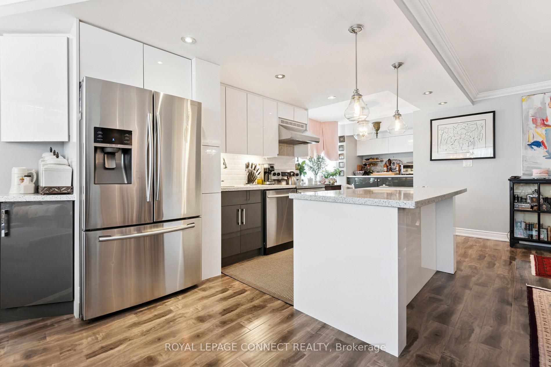 3 Bedrooms Condo at 80 Antibes, Toronto For sale