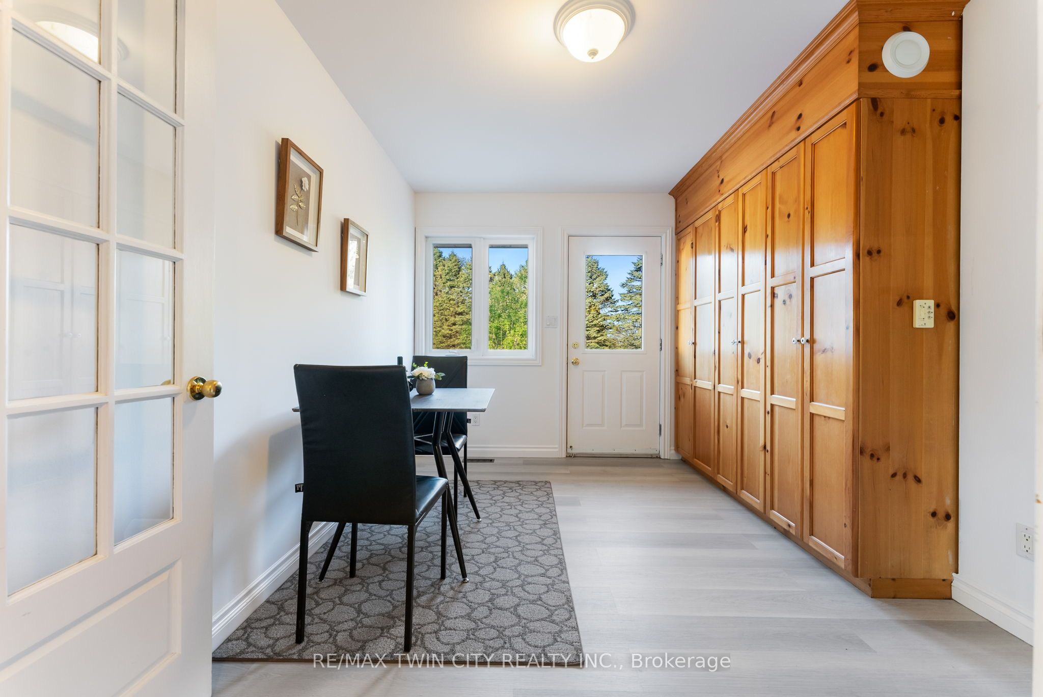 37 River Road