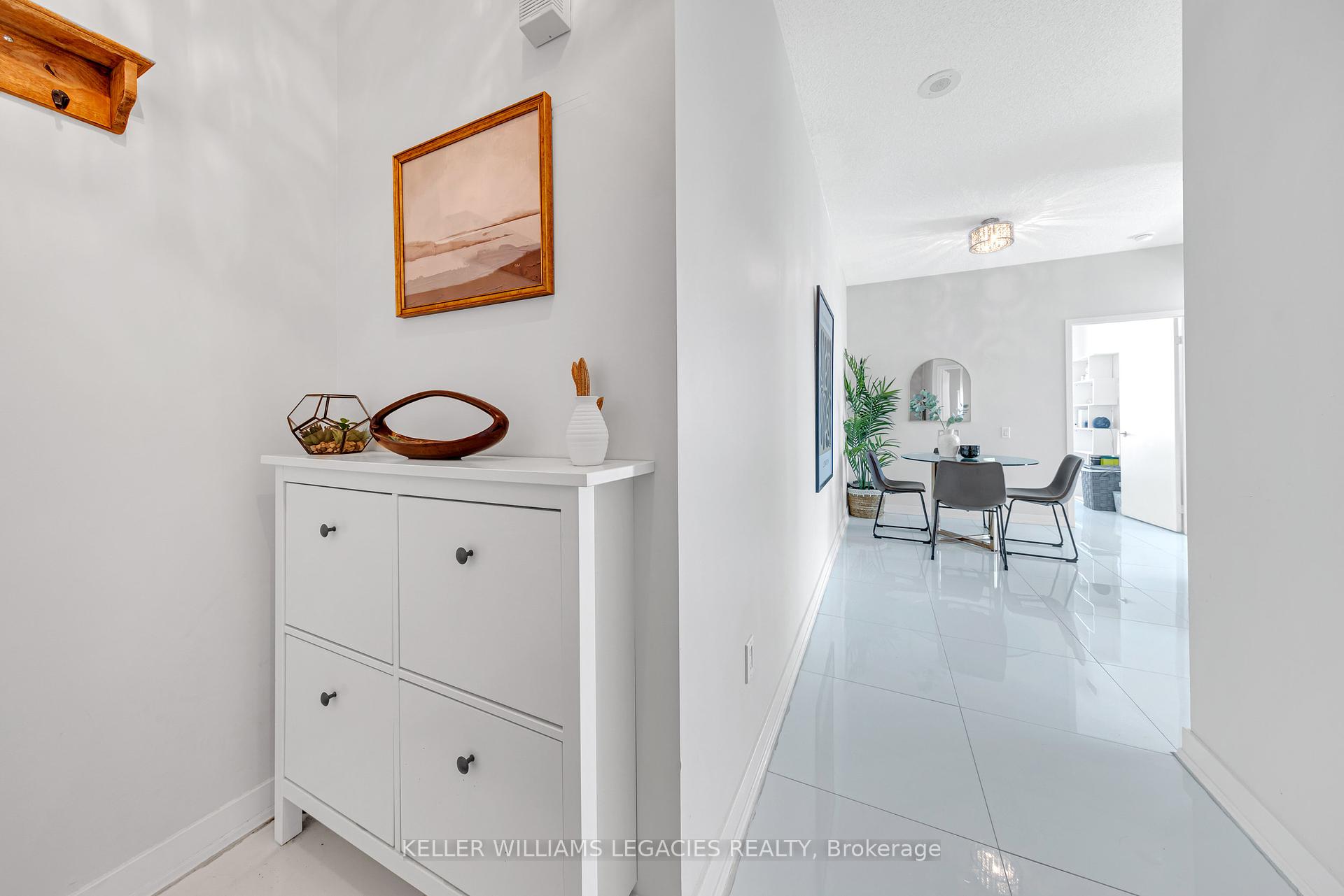 3 Bedrooms Condo at 29 Singer, Toronto For sale
