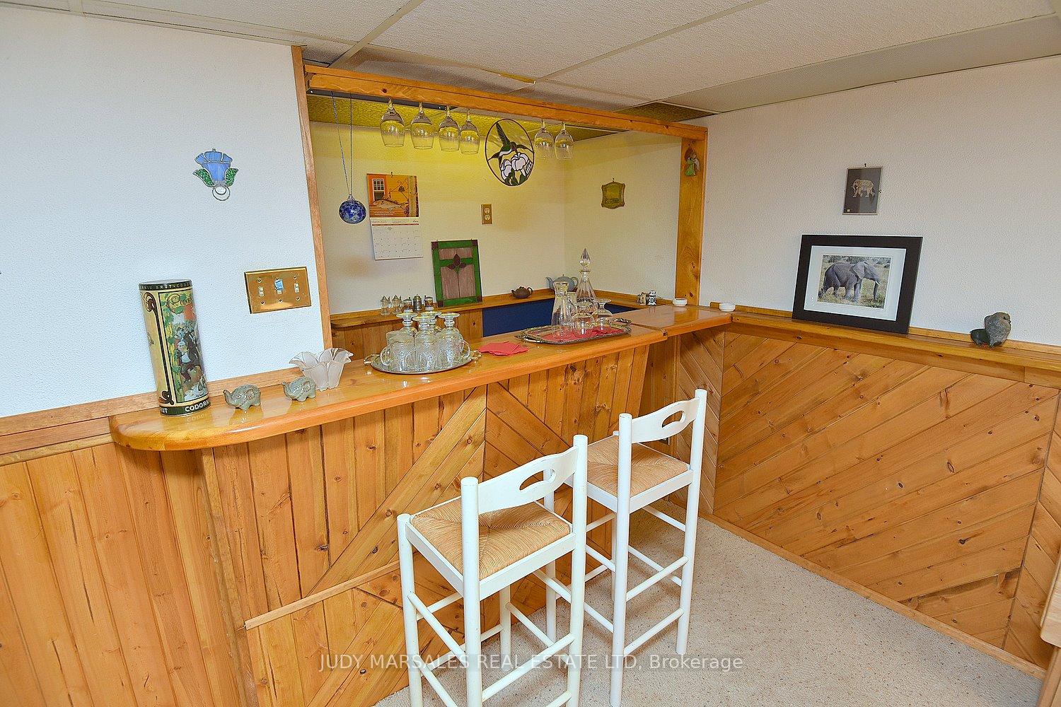 3 Bedrooms Condo at 644 Upper Paradise,  Hamilton For sale