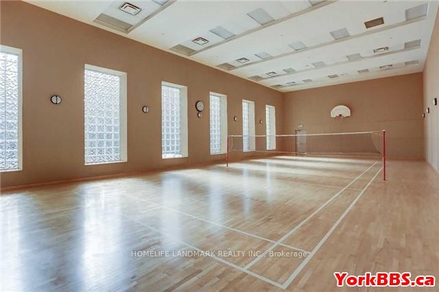 2 Bedrooms Condo at 1 Lee Centre, Toronto For sale