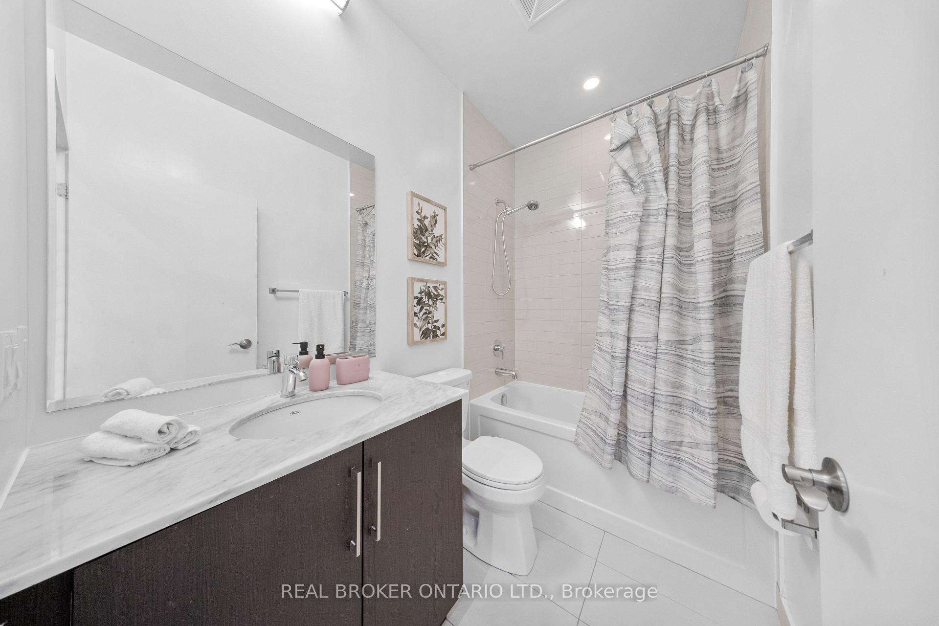 2 Bedrooms Condo at 840 Queen’s Plate, Toronto For sale