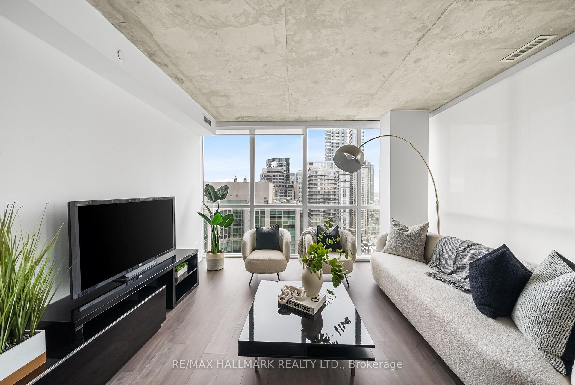 2 Bedrooms Condo at 88 Blue Jays, Toronto For sale