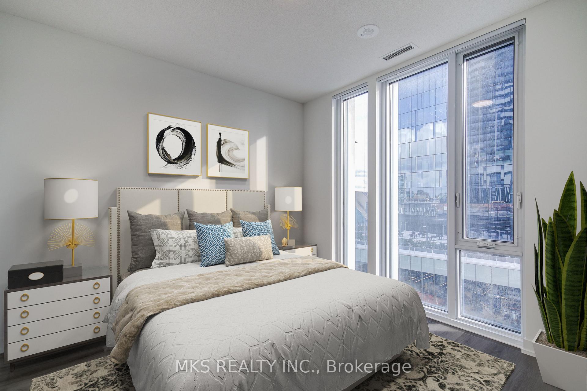 3 Bedrooms Condo at 138 Downes,  Toronto For sale