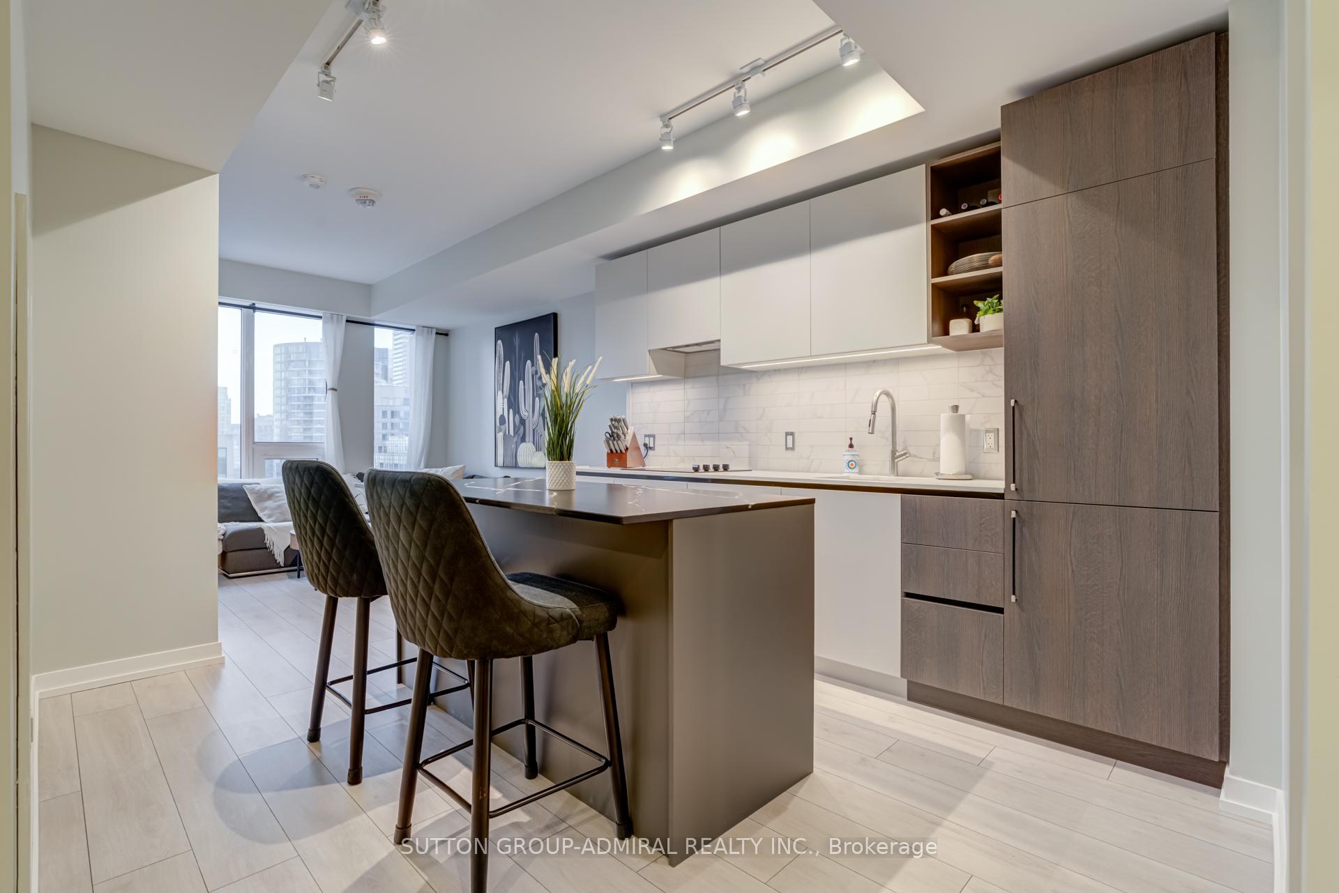2 Bedrooms Condo at 55 Mercer,  Toronto For sale