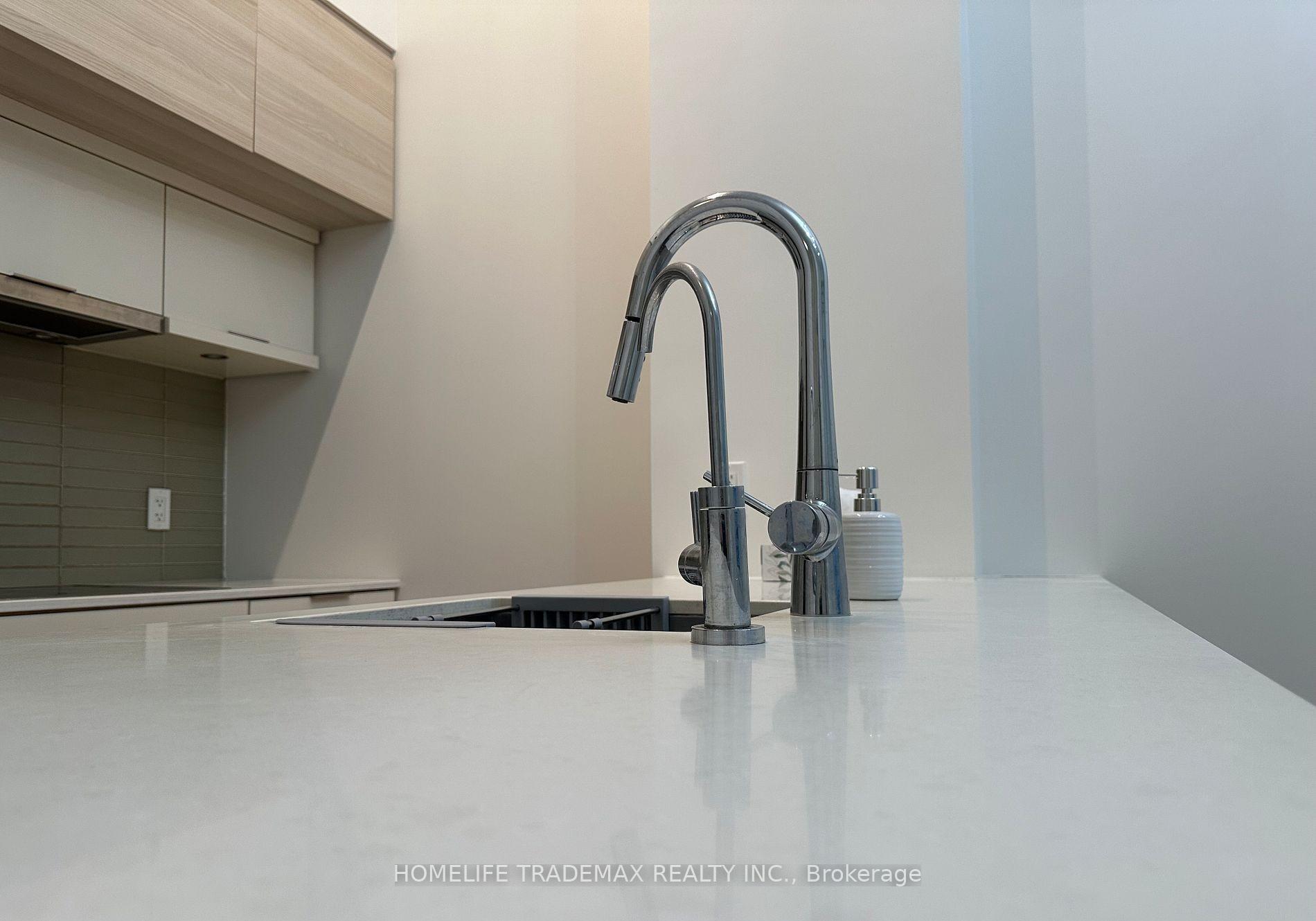 2 Bedrooms Condo at 88 Scott,  Toronto For sale