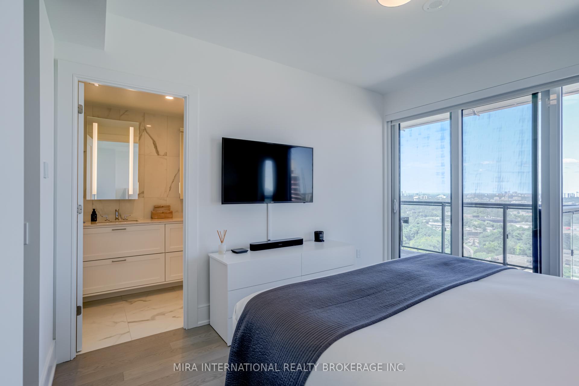 3 Bedrooms Condo at 30 Inn On The Park,  Toronto For sale