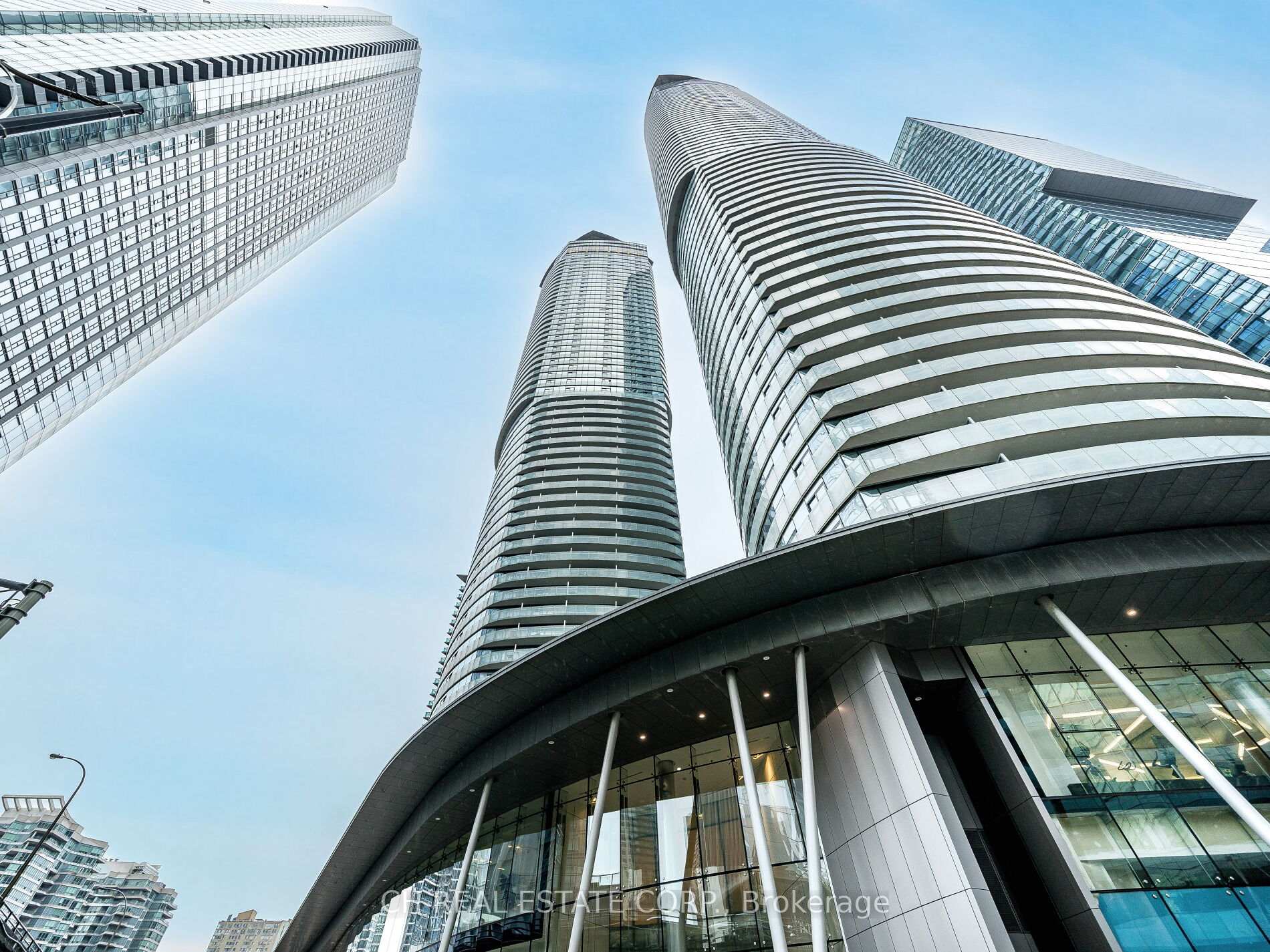2 Bedrooms Condo at 12 York,  Toronto For sale