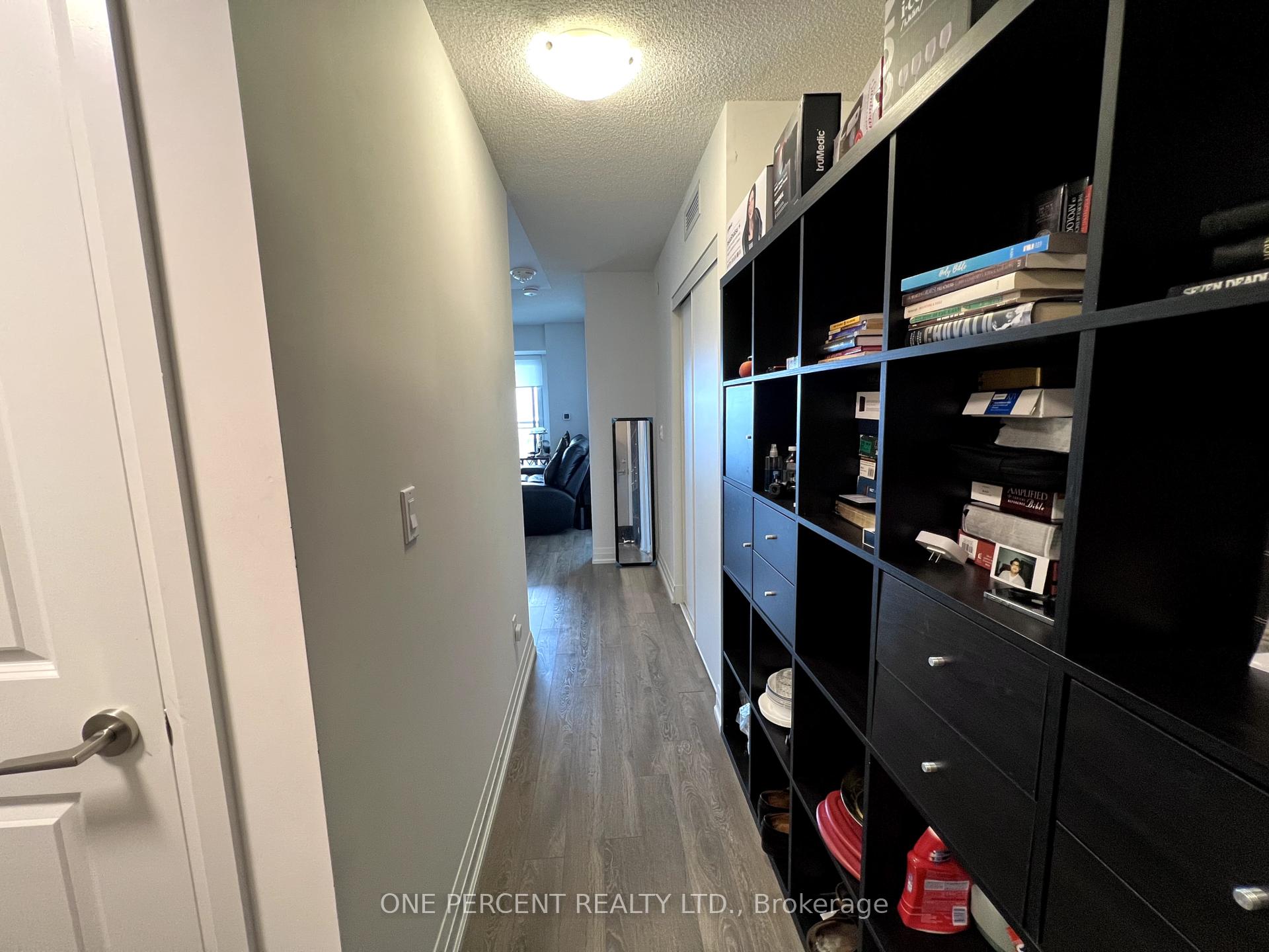 2 Bedrooms Condo at 20 Meadowglen, Toronto For sale