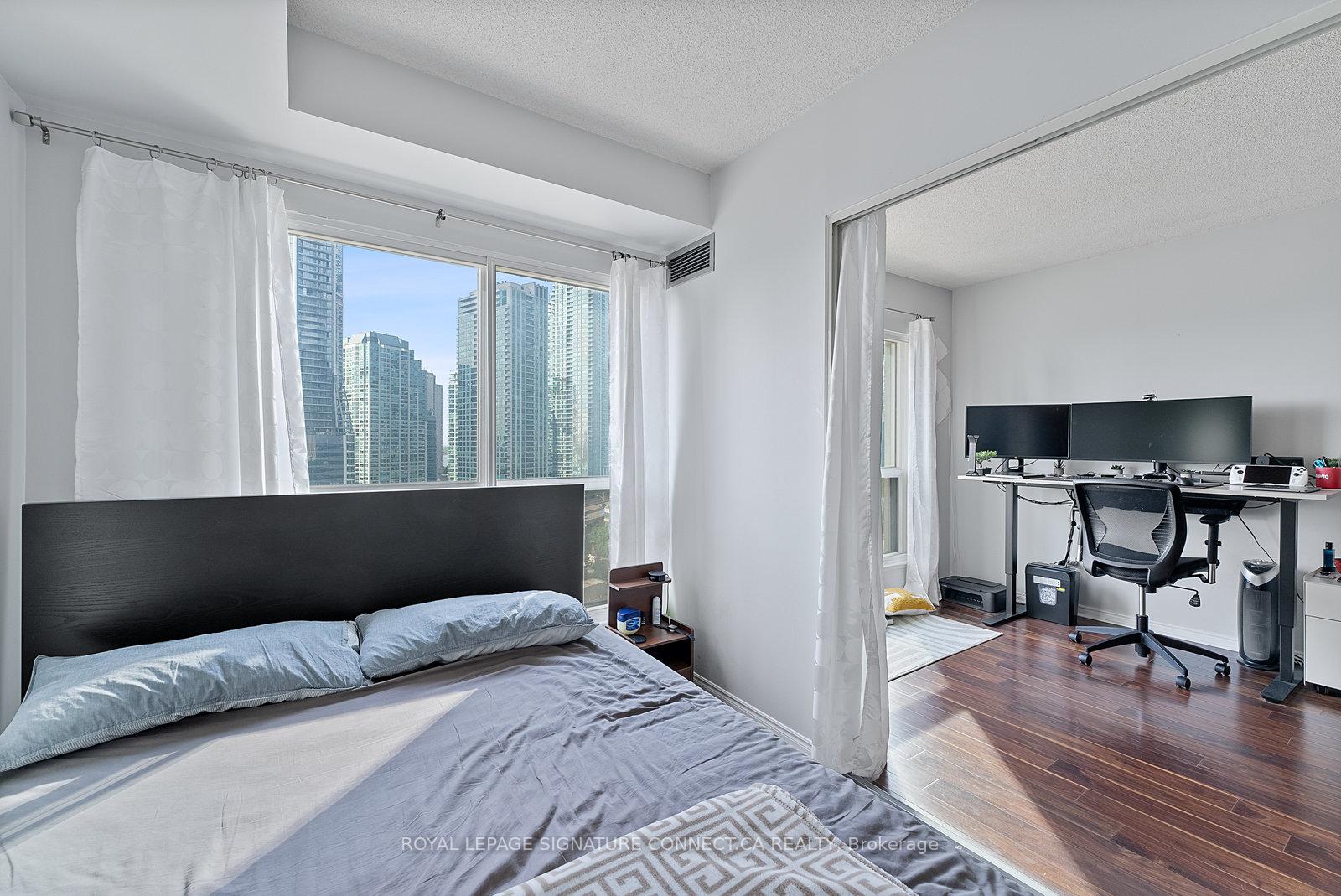 2 Bedrooms Condo at 25 The Esplanade, Toronto For sale