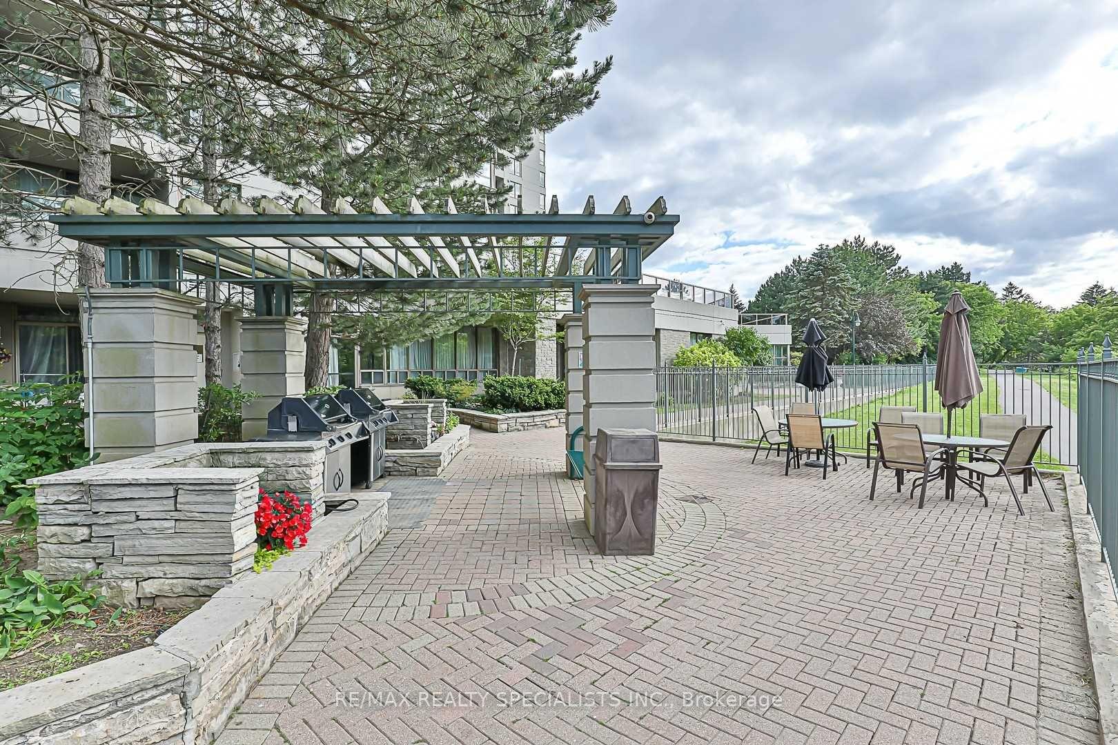 3 Bedrooms Condo at 168 Bonis, Toronto For sale