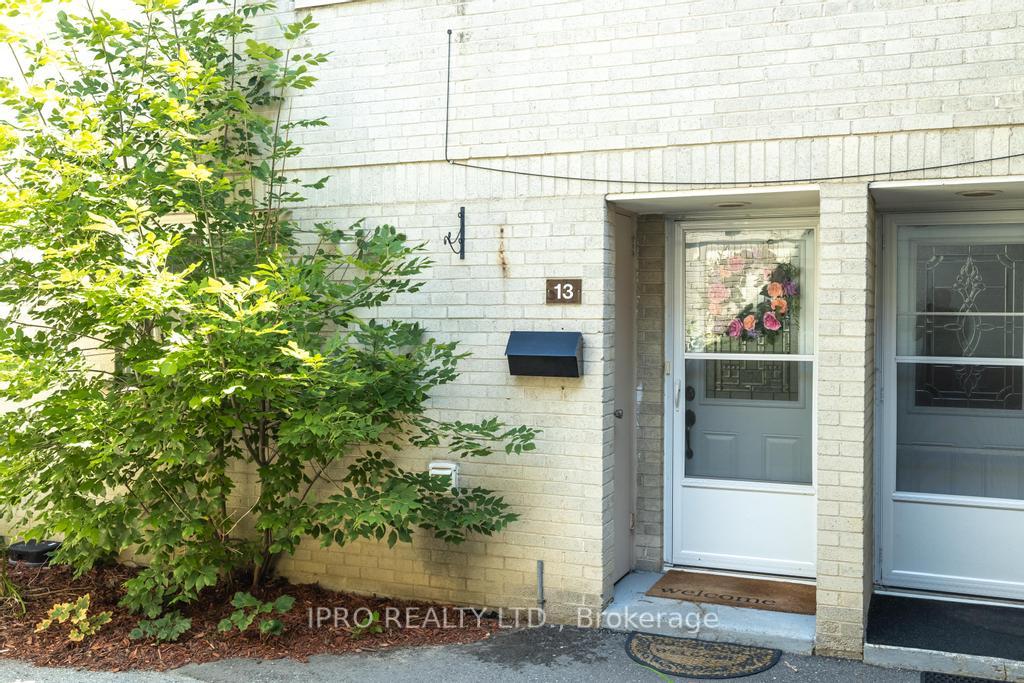 3 Bedrooms Condo at 23 Four Winds, Toronto For sale