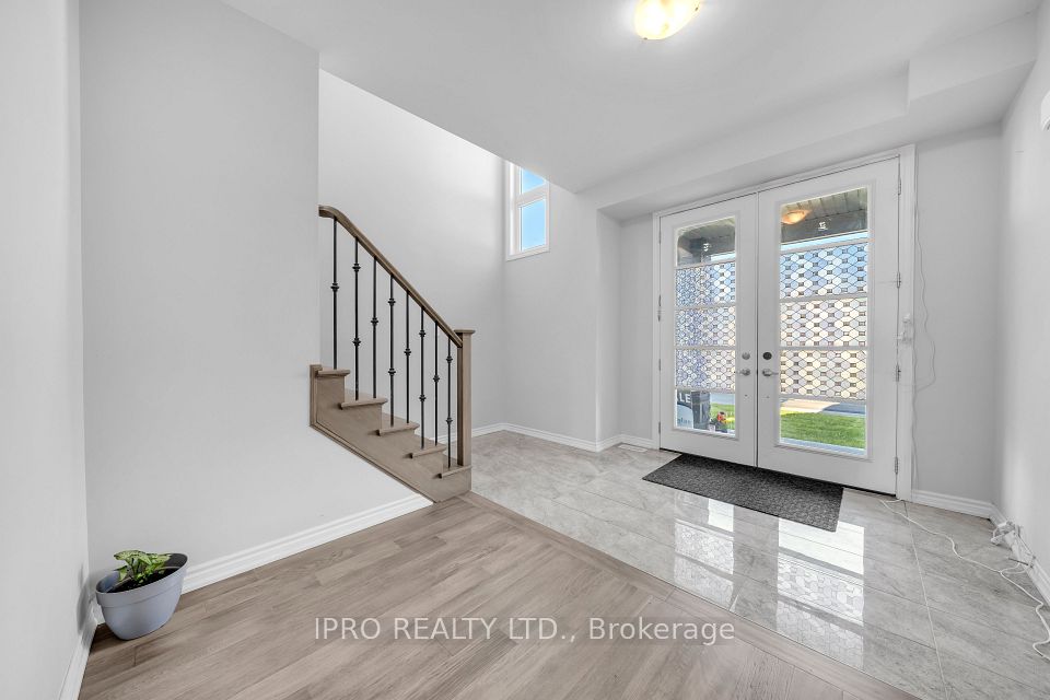 #Main - 7878 Seabiscuit Drive, Niagara Falls, ON L2H 3T9