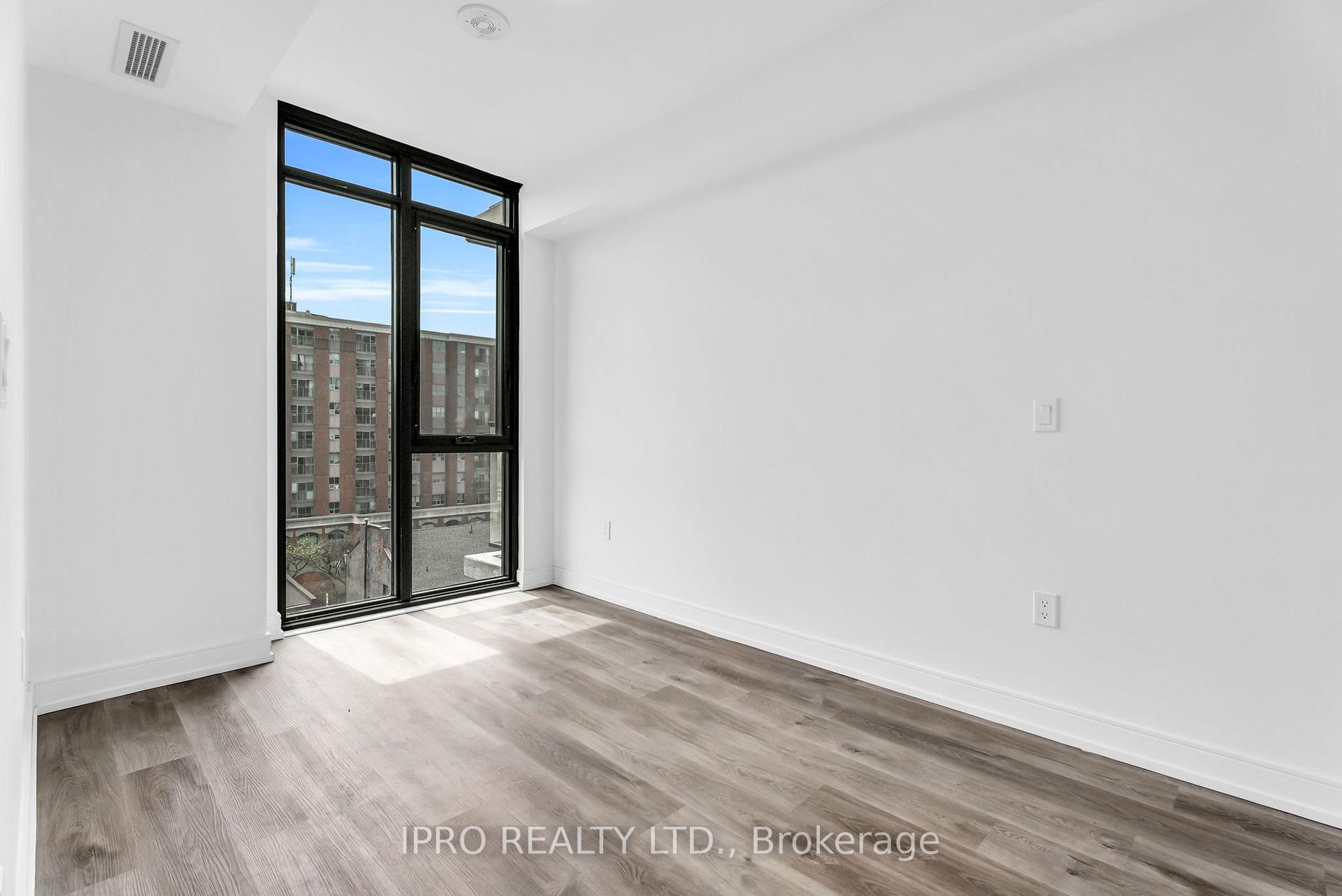 1 Bedroom Condo at 1 Jarvis, Hamilton For sale