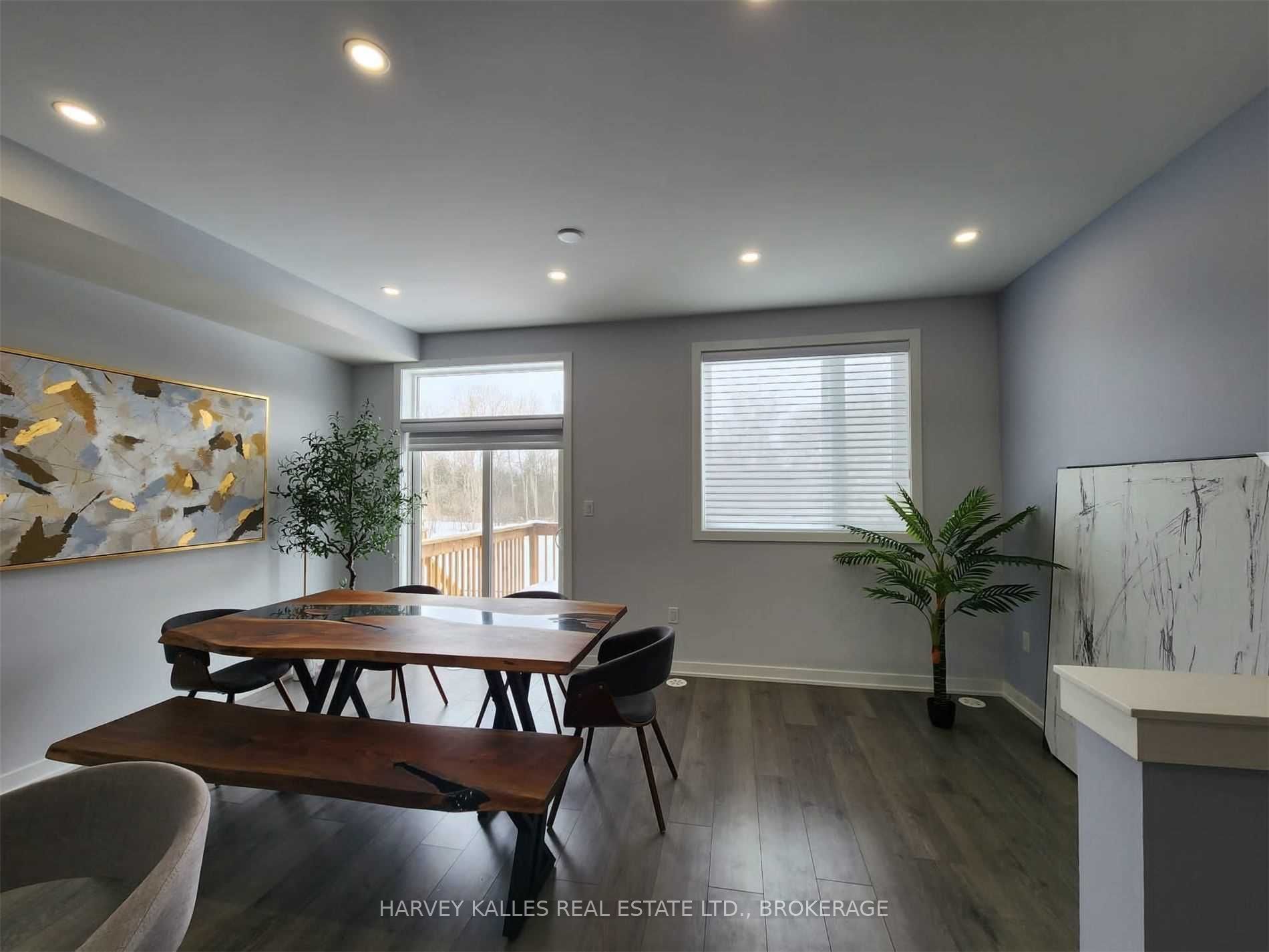 250 Finch Avenue 26