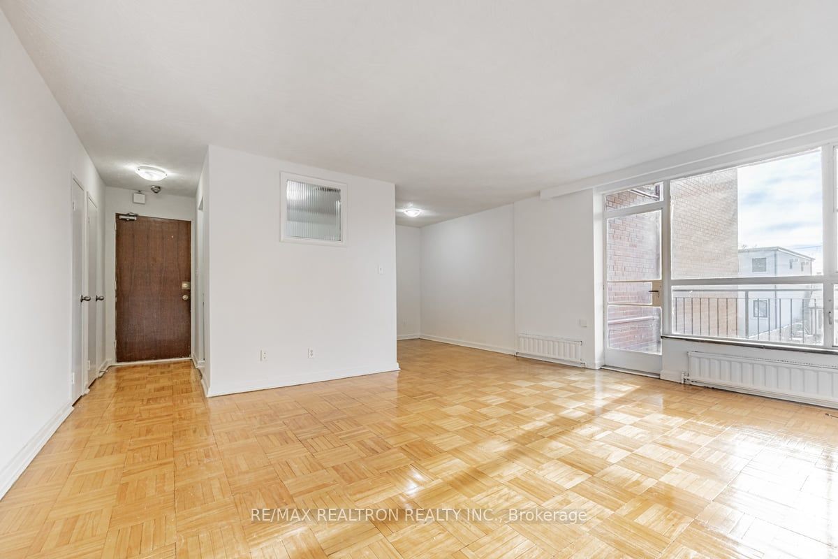 165 Cosburn Avenue, #307