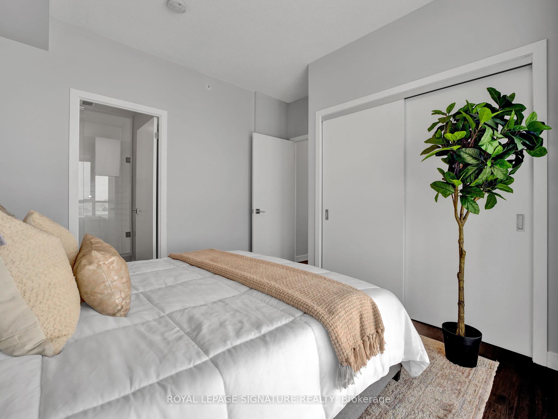 2 Bedrooms Condo at 2081 Fairview, Burlington For sale