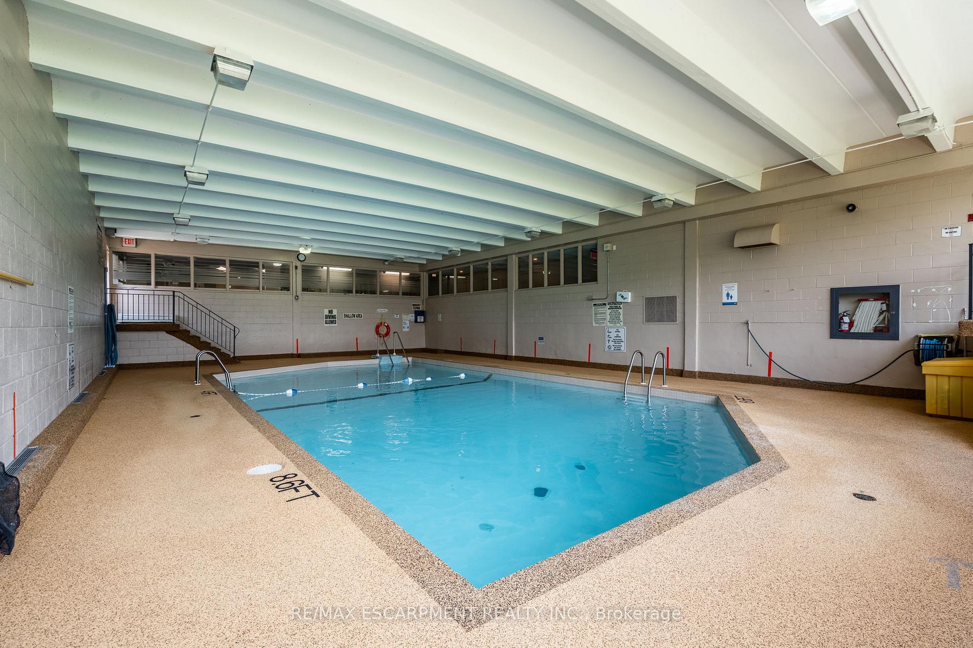 2 Bedrooms Condo at 530 Lolita, Mississauga For sale